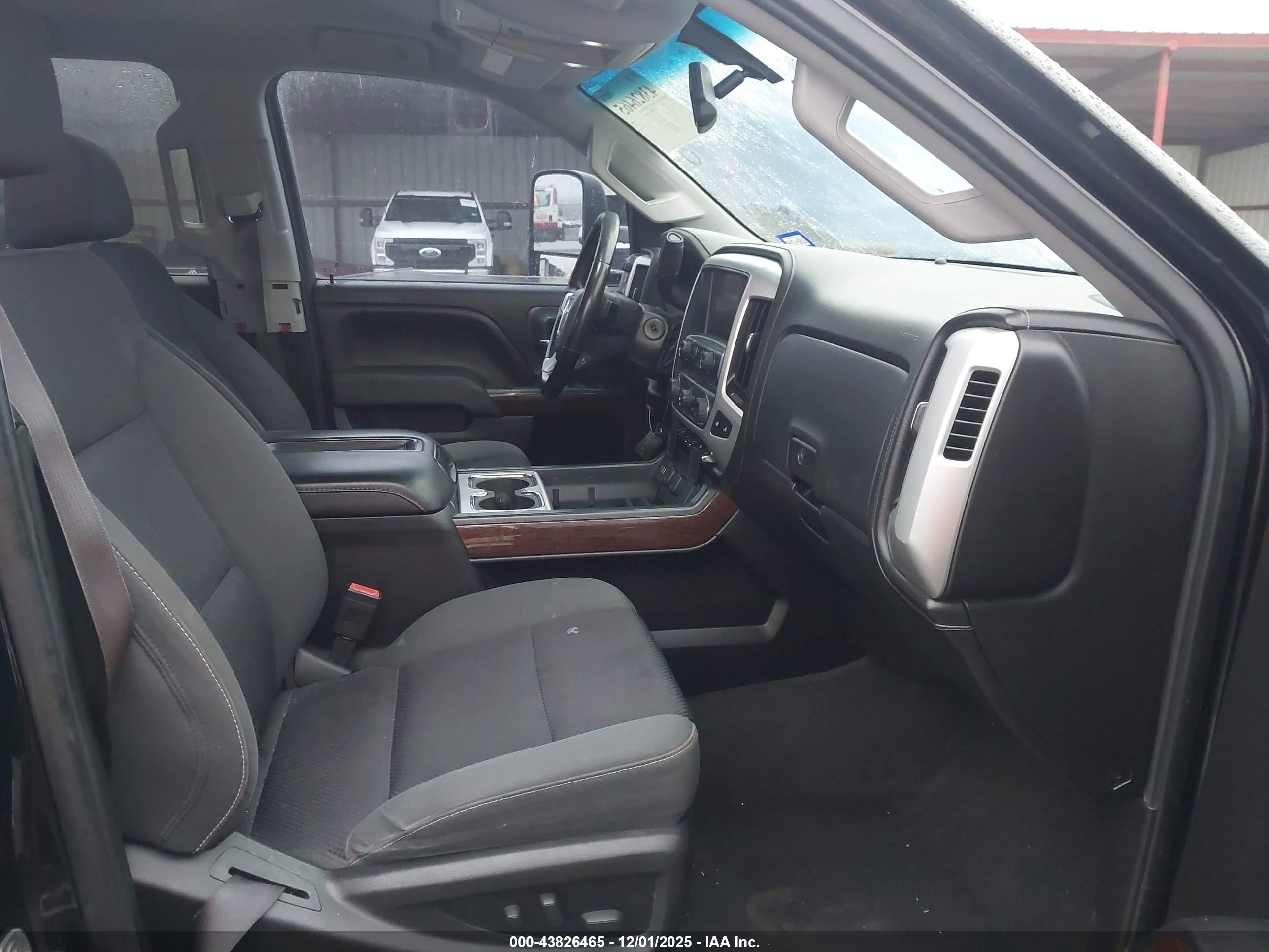 GMC SIERRA image 5