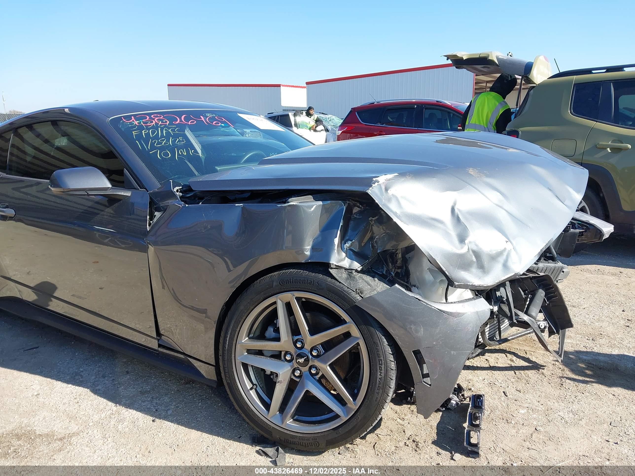 FORD MUSTANG image 6