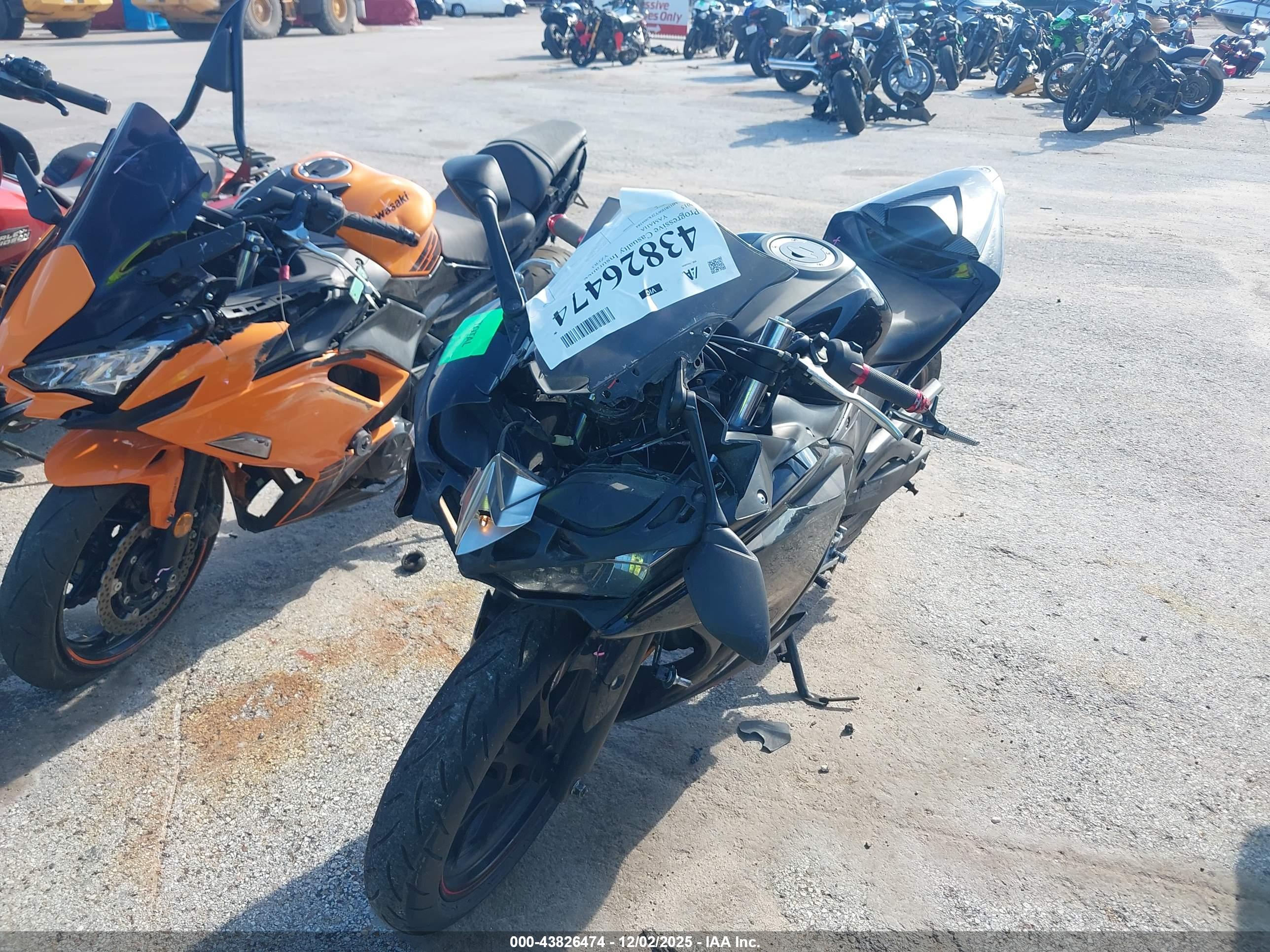 YAMAHA YZFR3 image 2