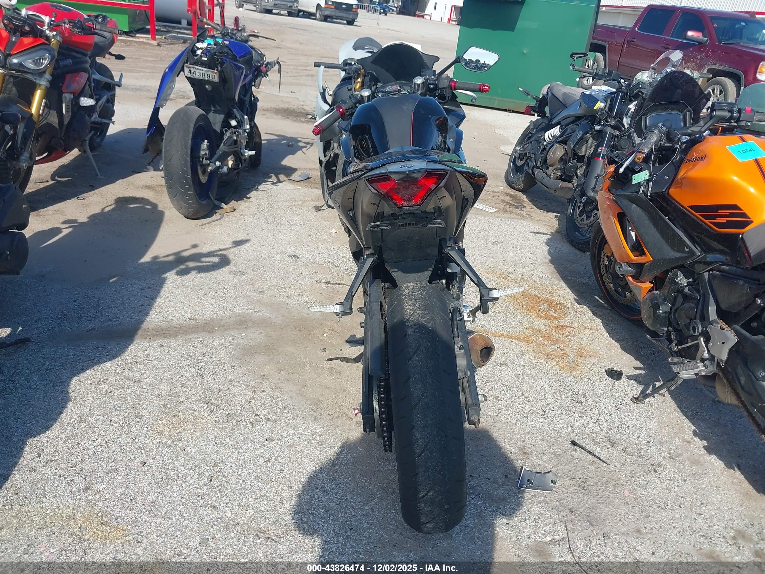 YAMAHA YZFR3 image 6