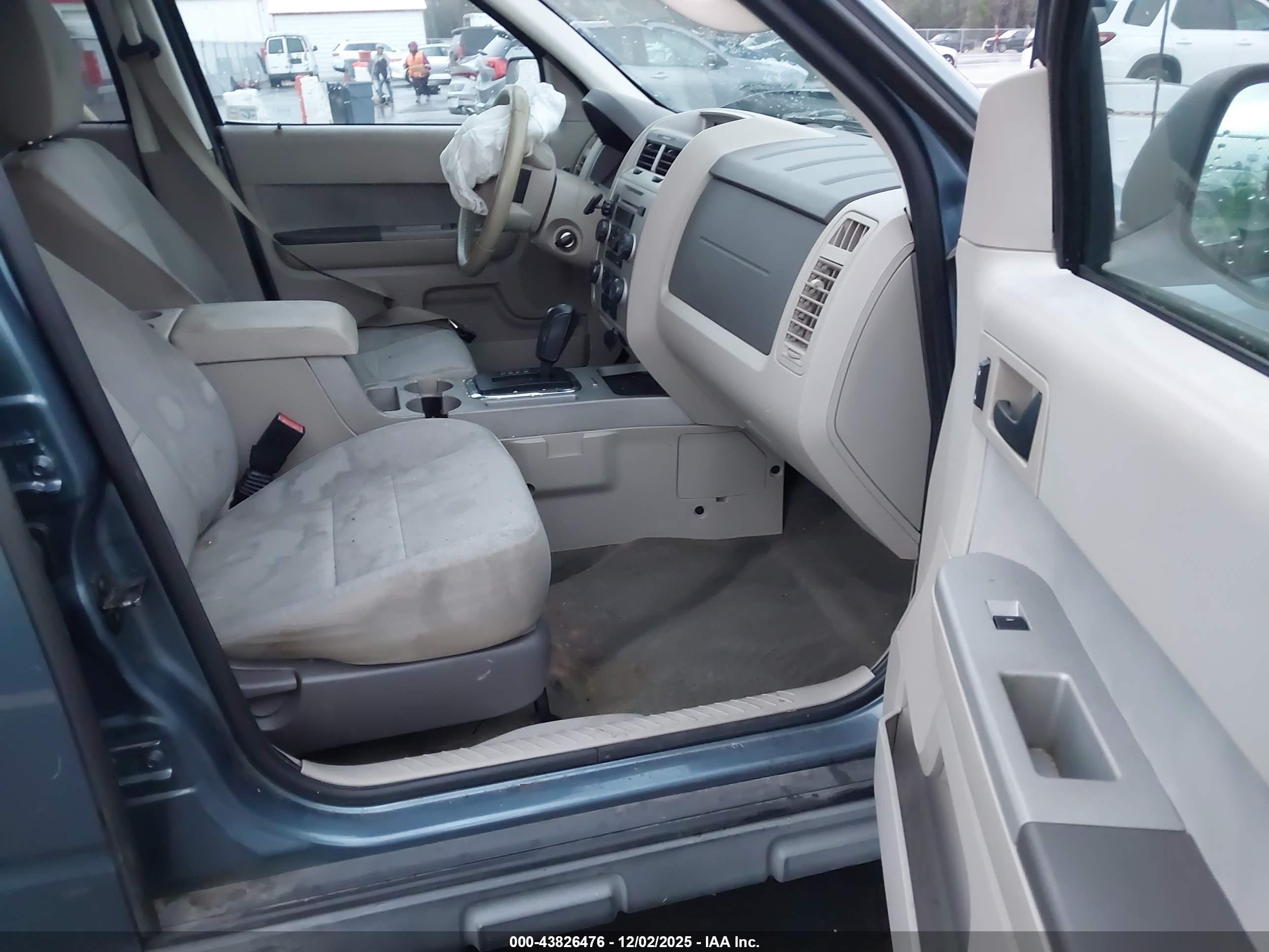 FORD ESCAPE image 5