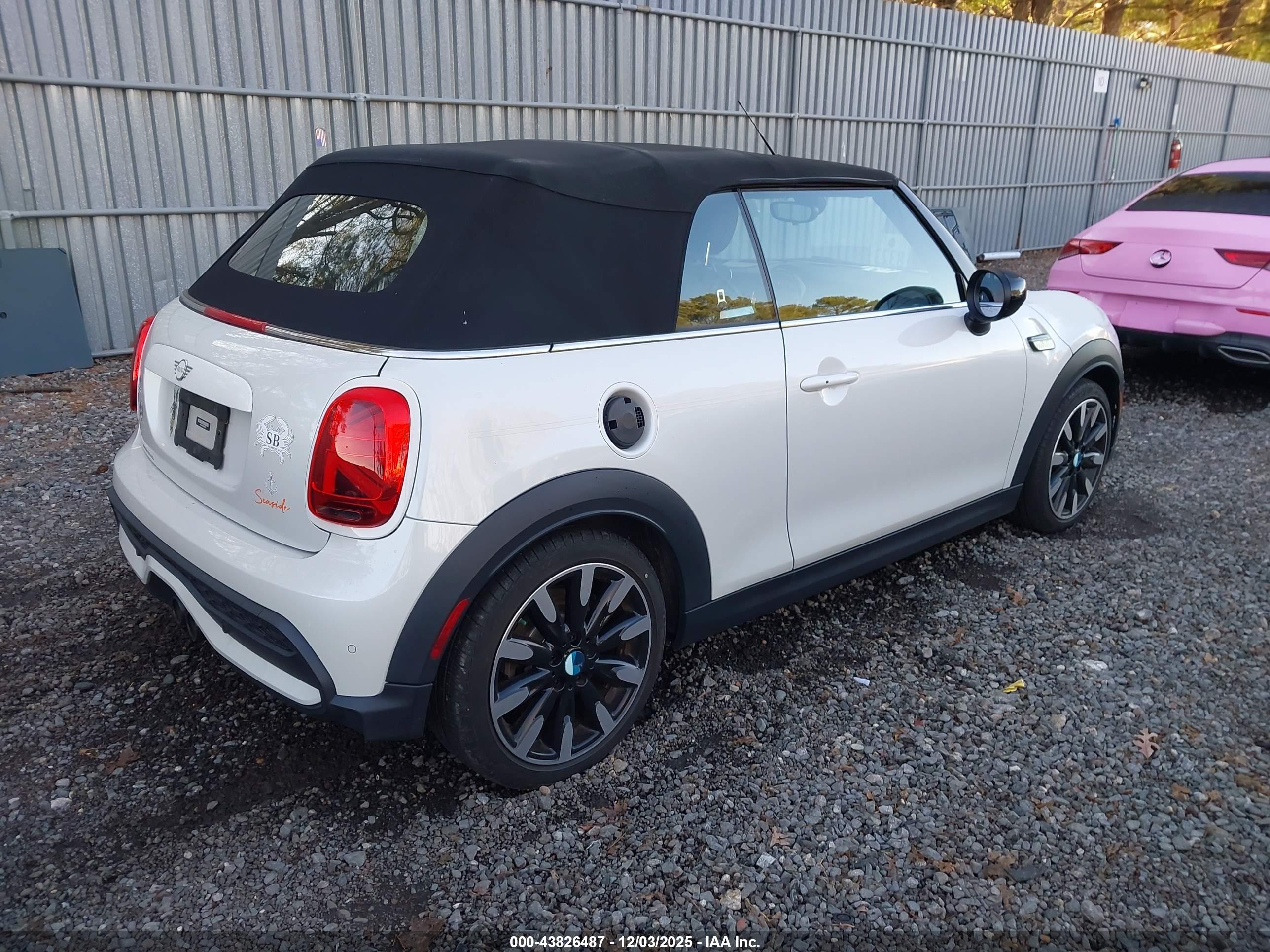 MINI CONVERTIBLE image 4