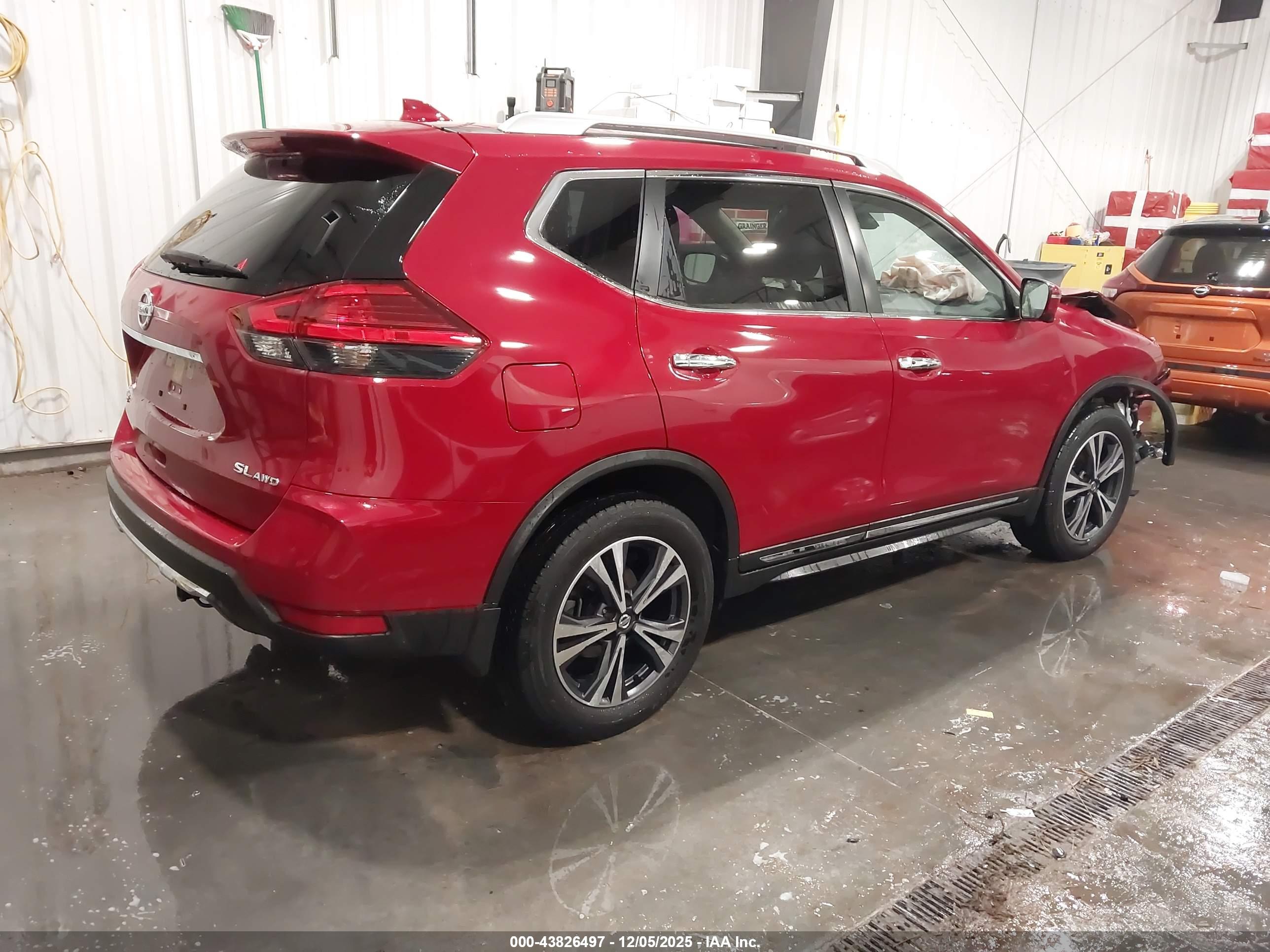 NISSAN ROGUE image 4