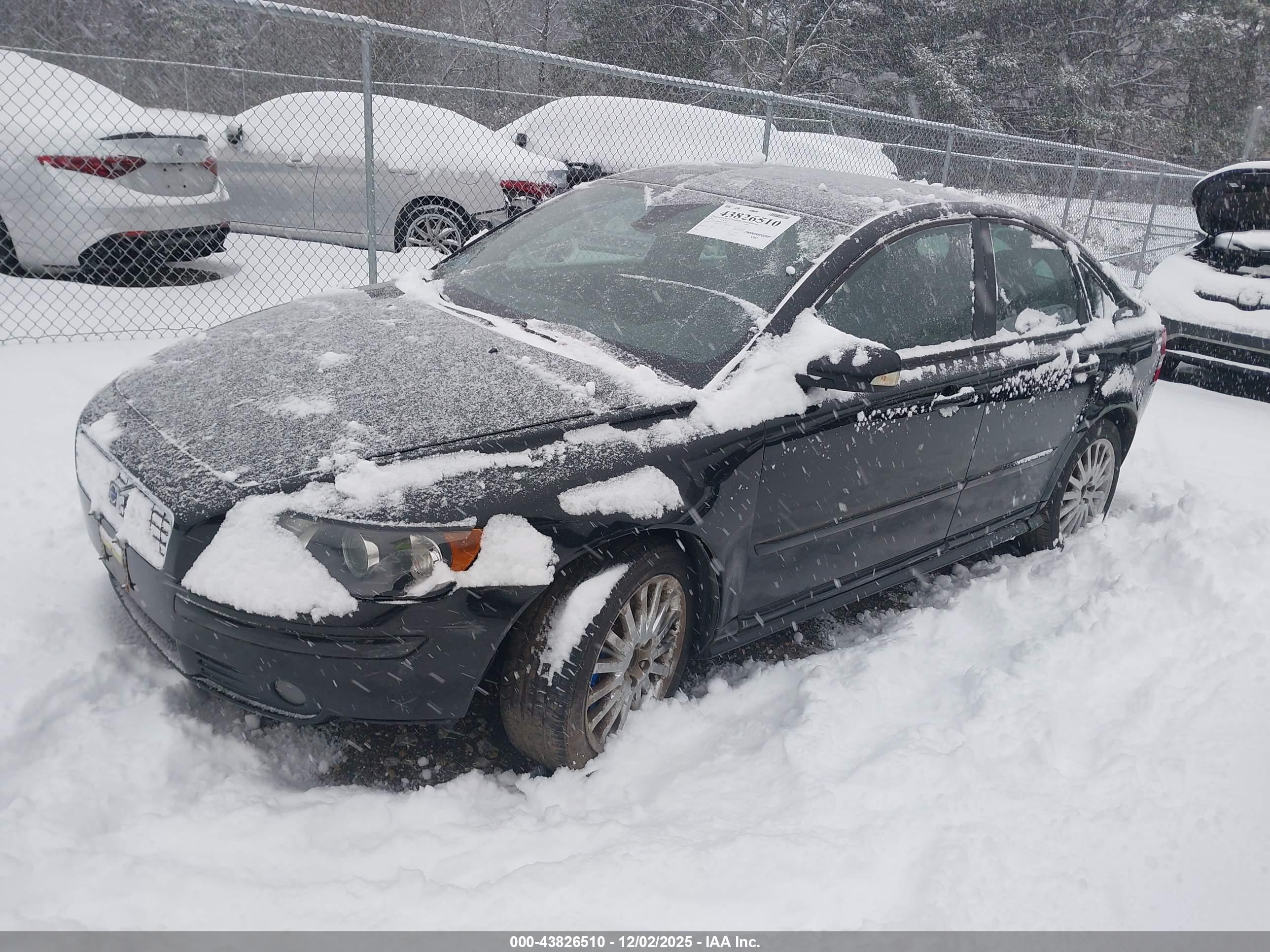 VOLVO S40 image 2