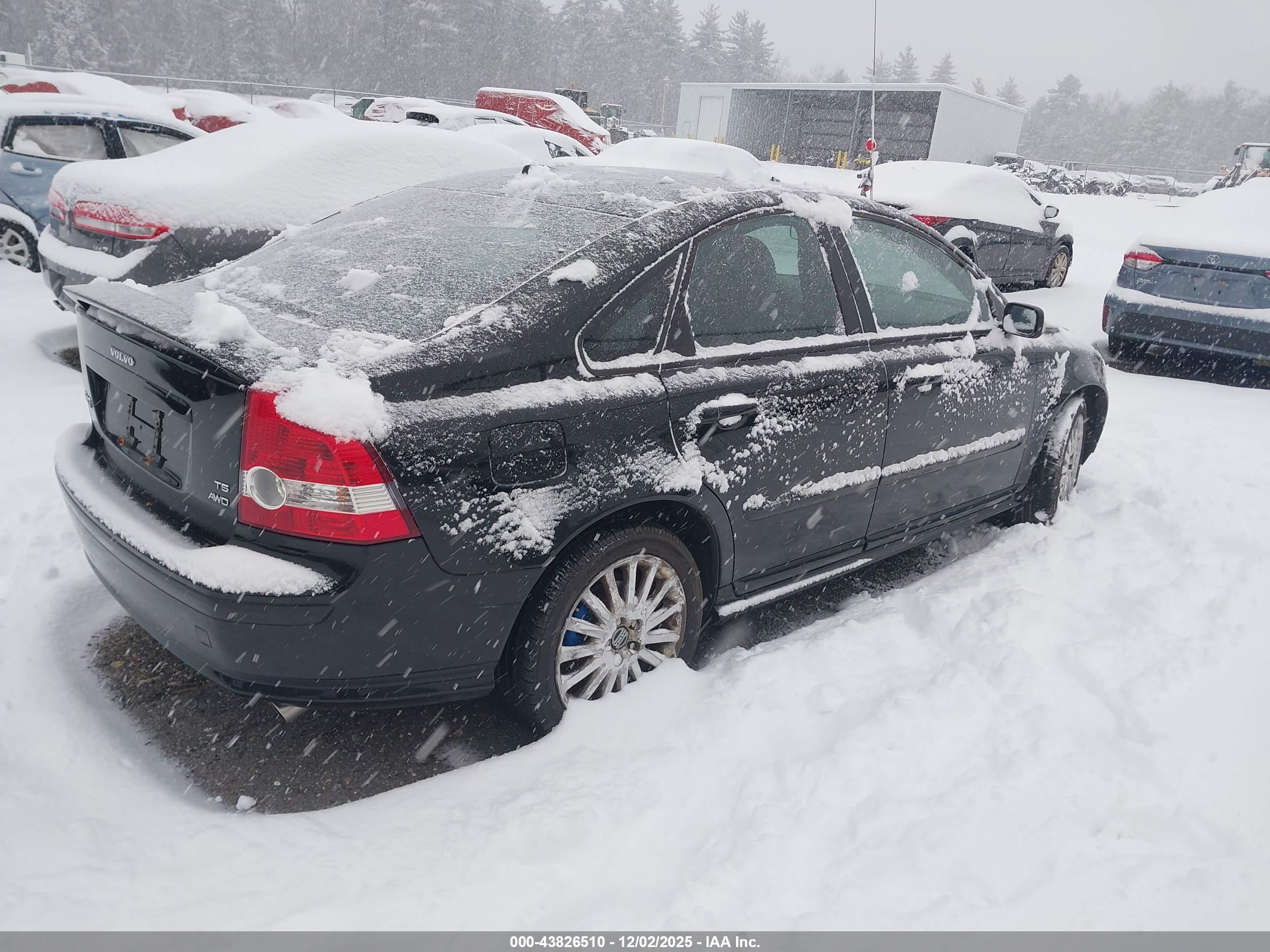 VOLVO S40 image 4
