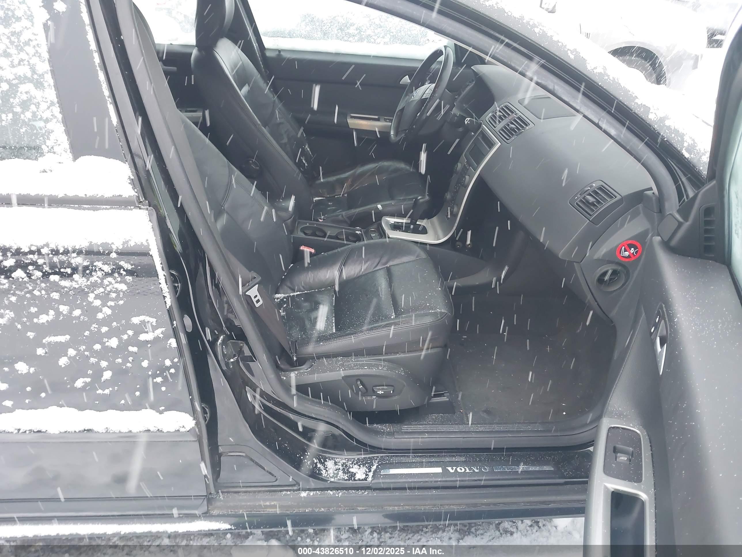 VOLVO S40 image 5