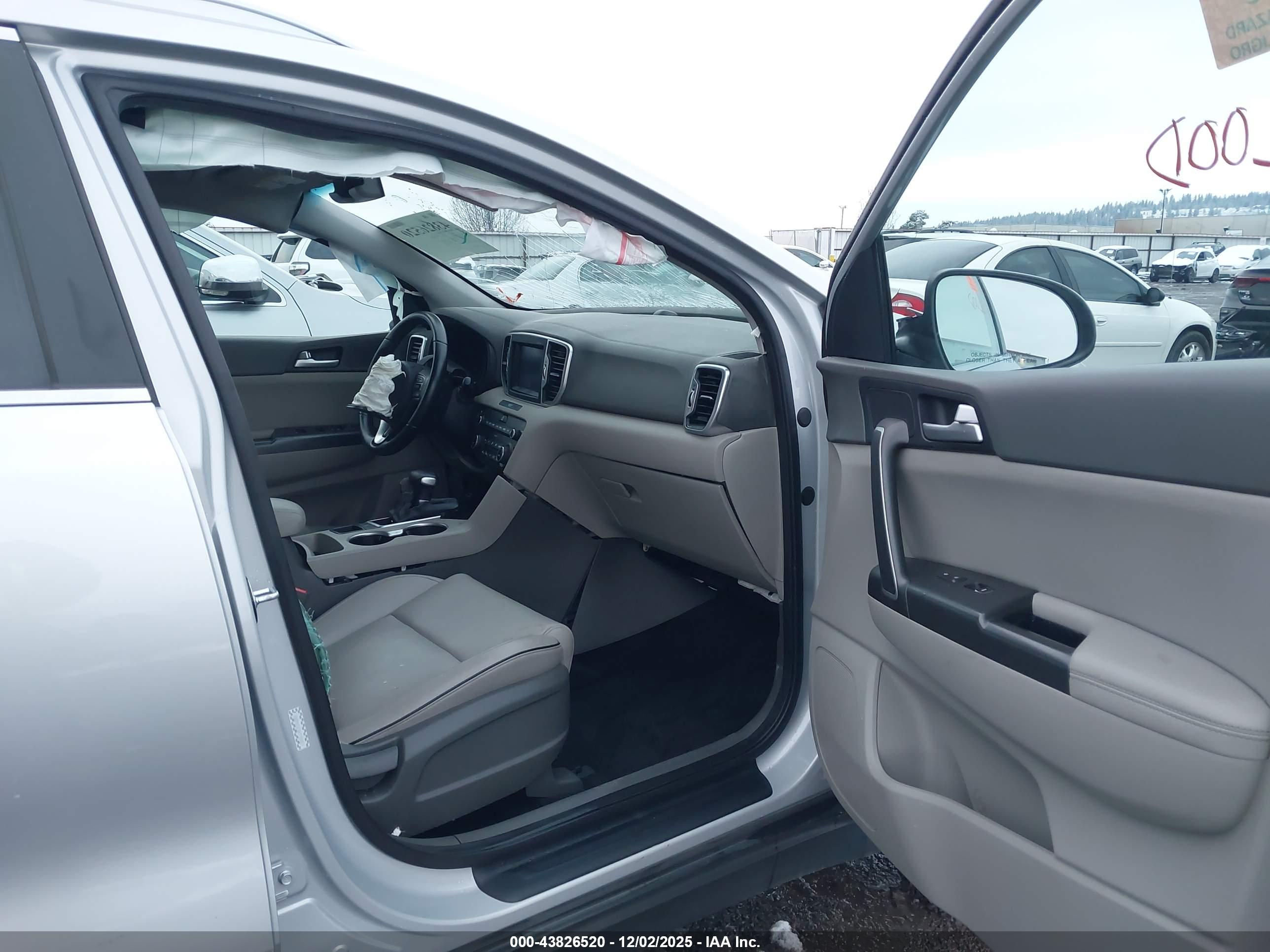 KIA SPORTAGE image 5