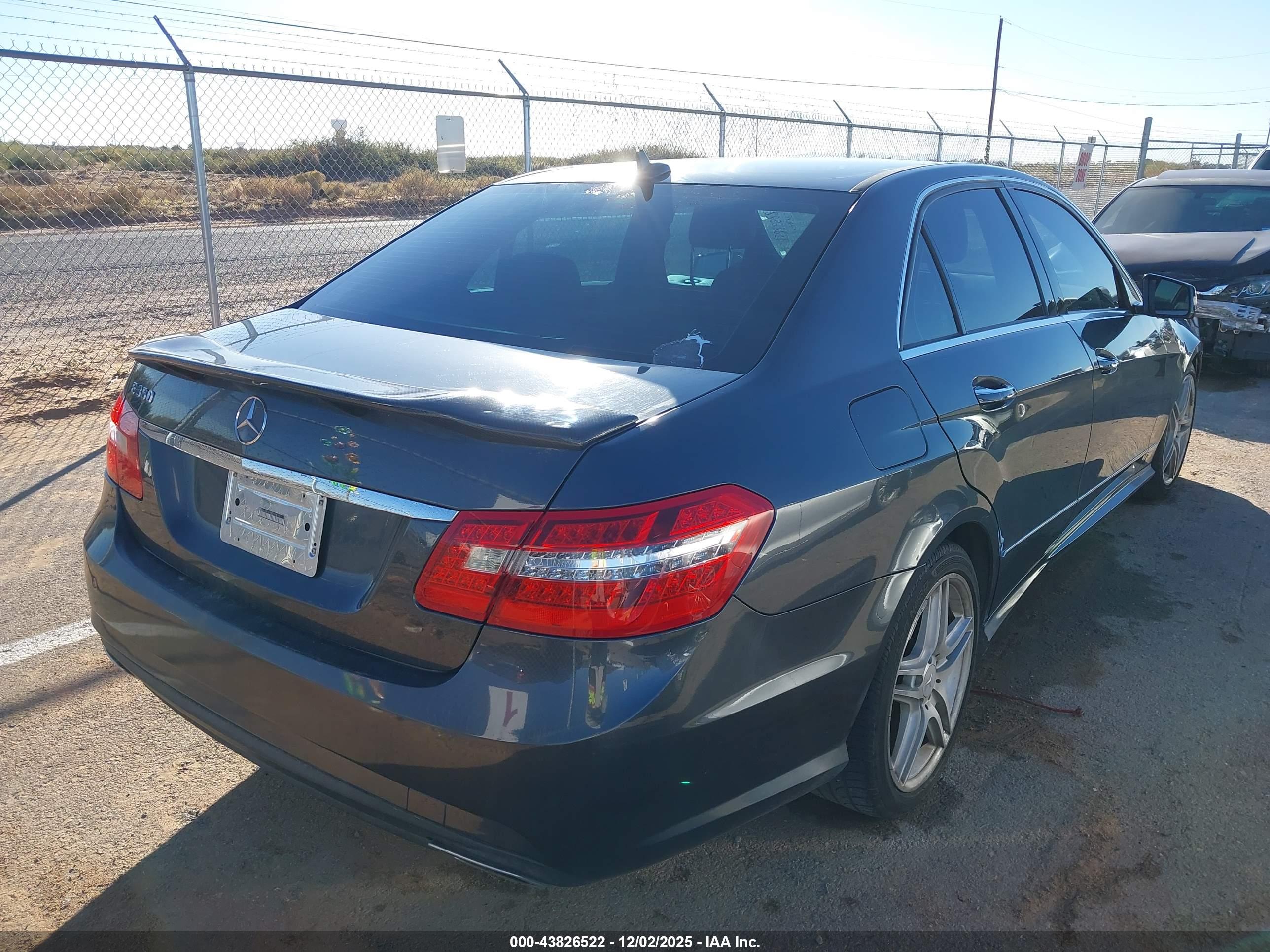 MERCEDES-BENZ E image 4
