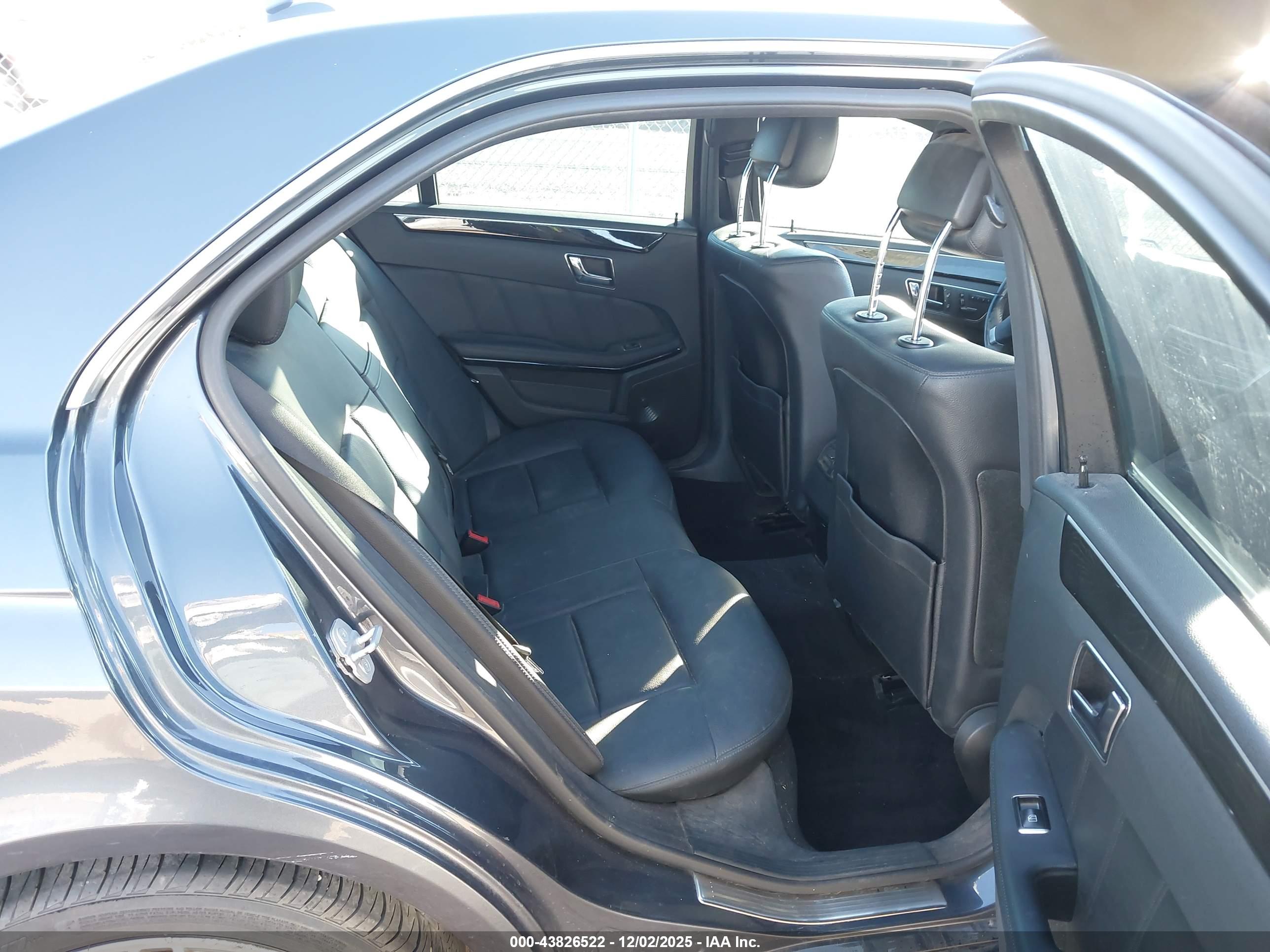 MERCEDES-BENZ E image 8