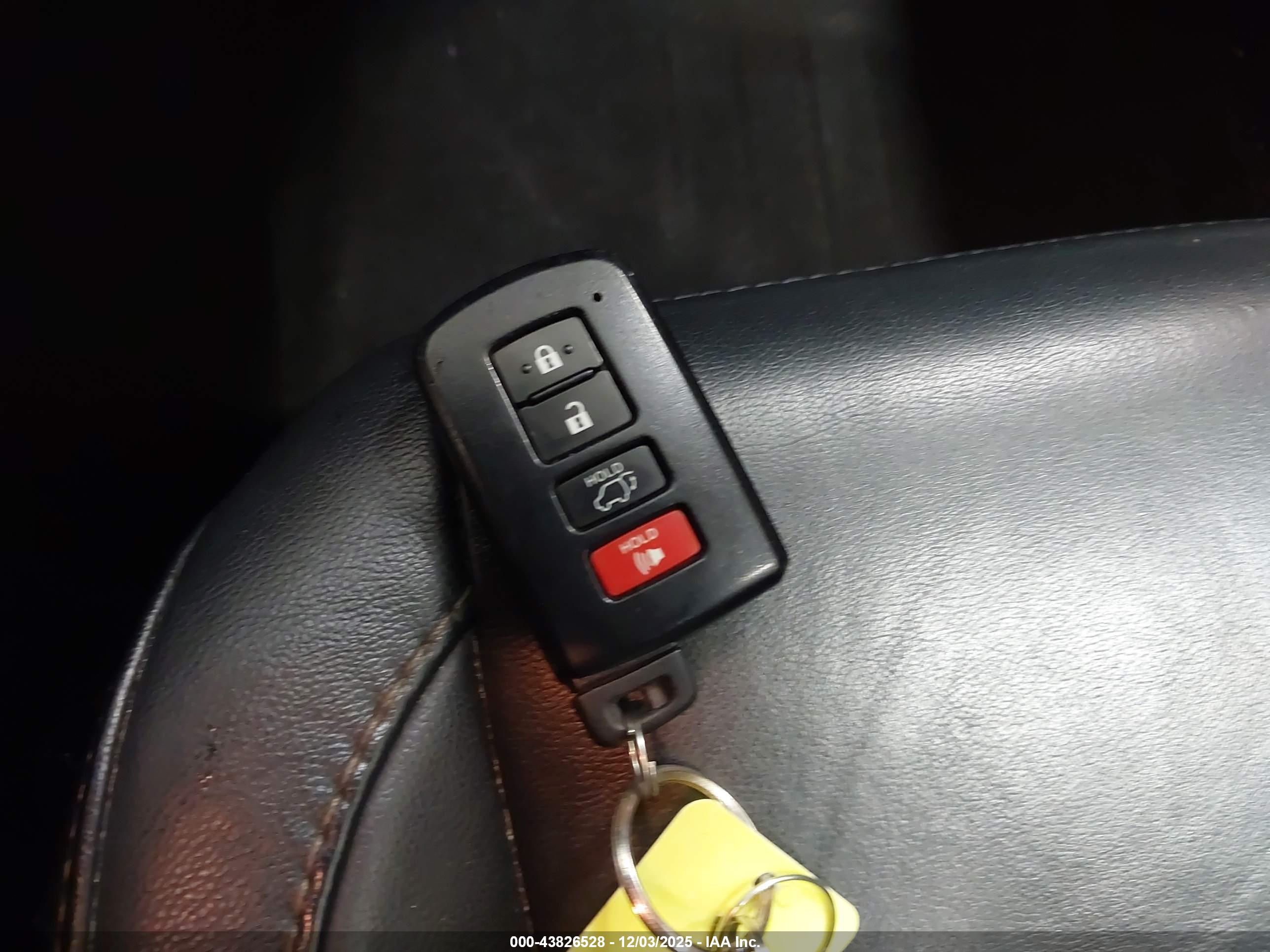 TOYOTA HIGHLANDER image 11