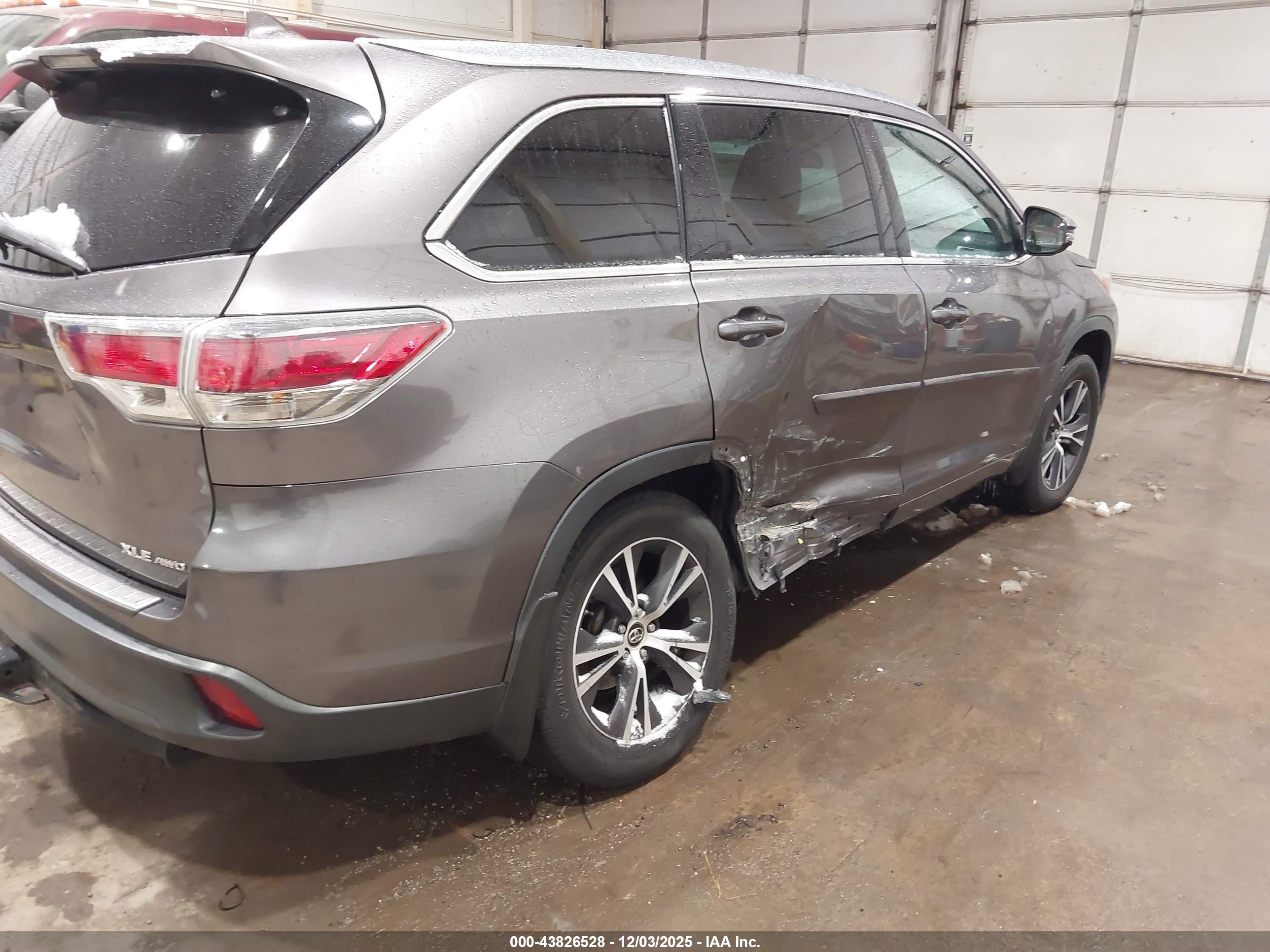 TOYOTA HIGHLANDER image 6