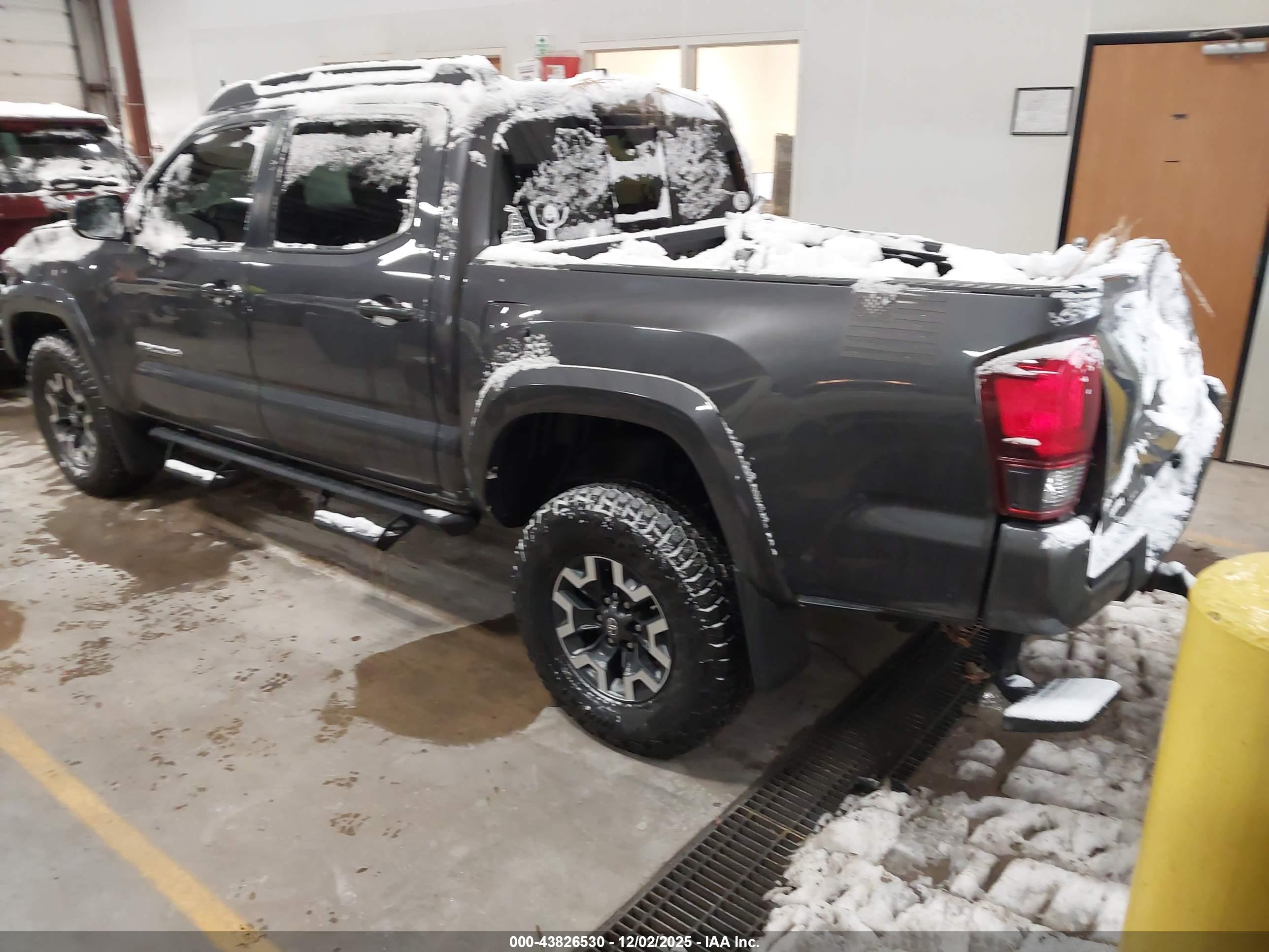 TOYOTA TACOMA image 3