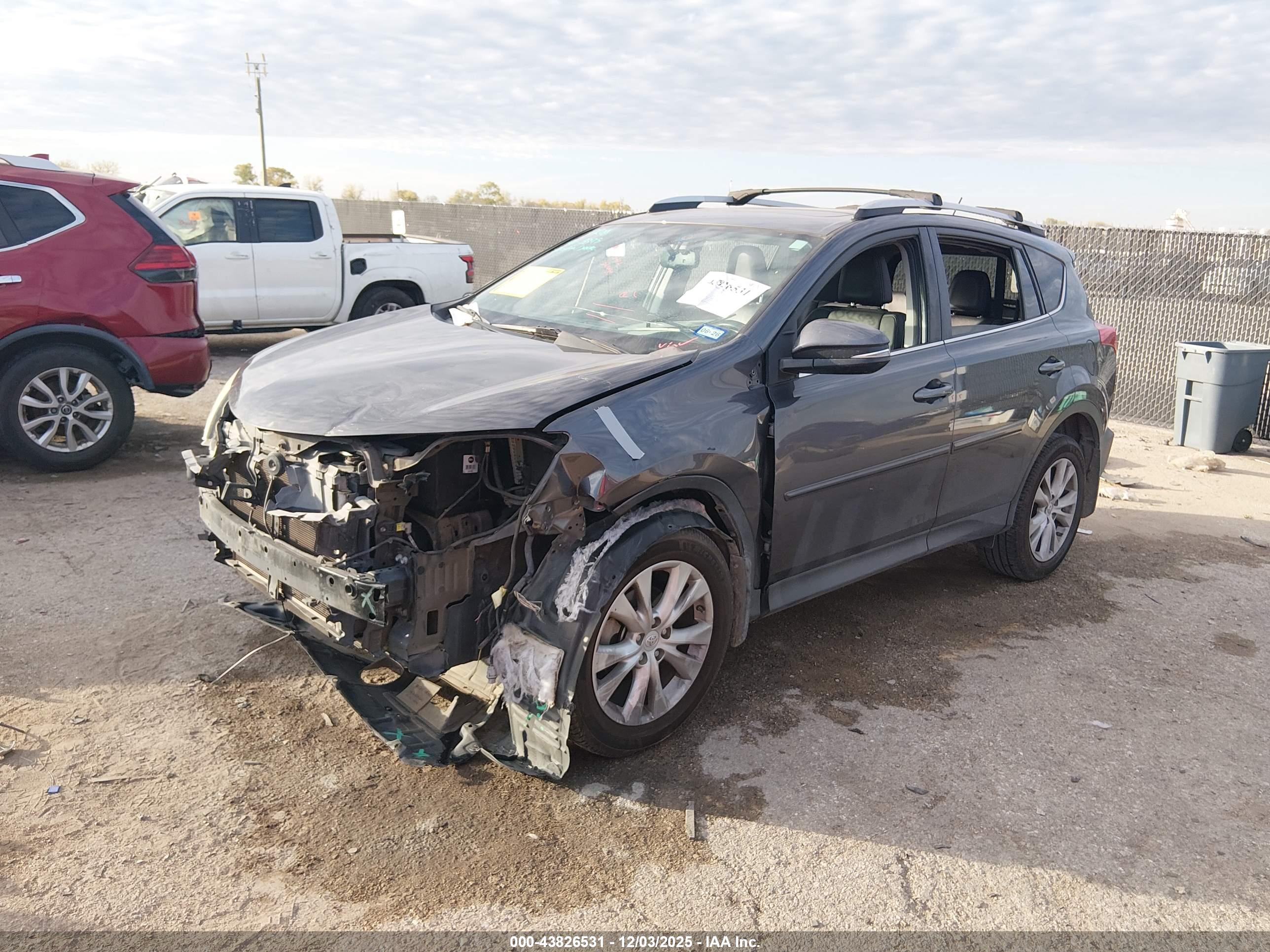 TOYOTA RAV4 image 2