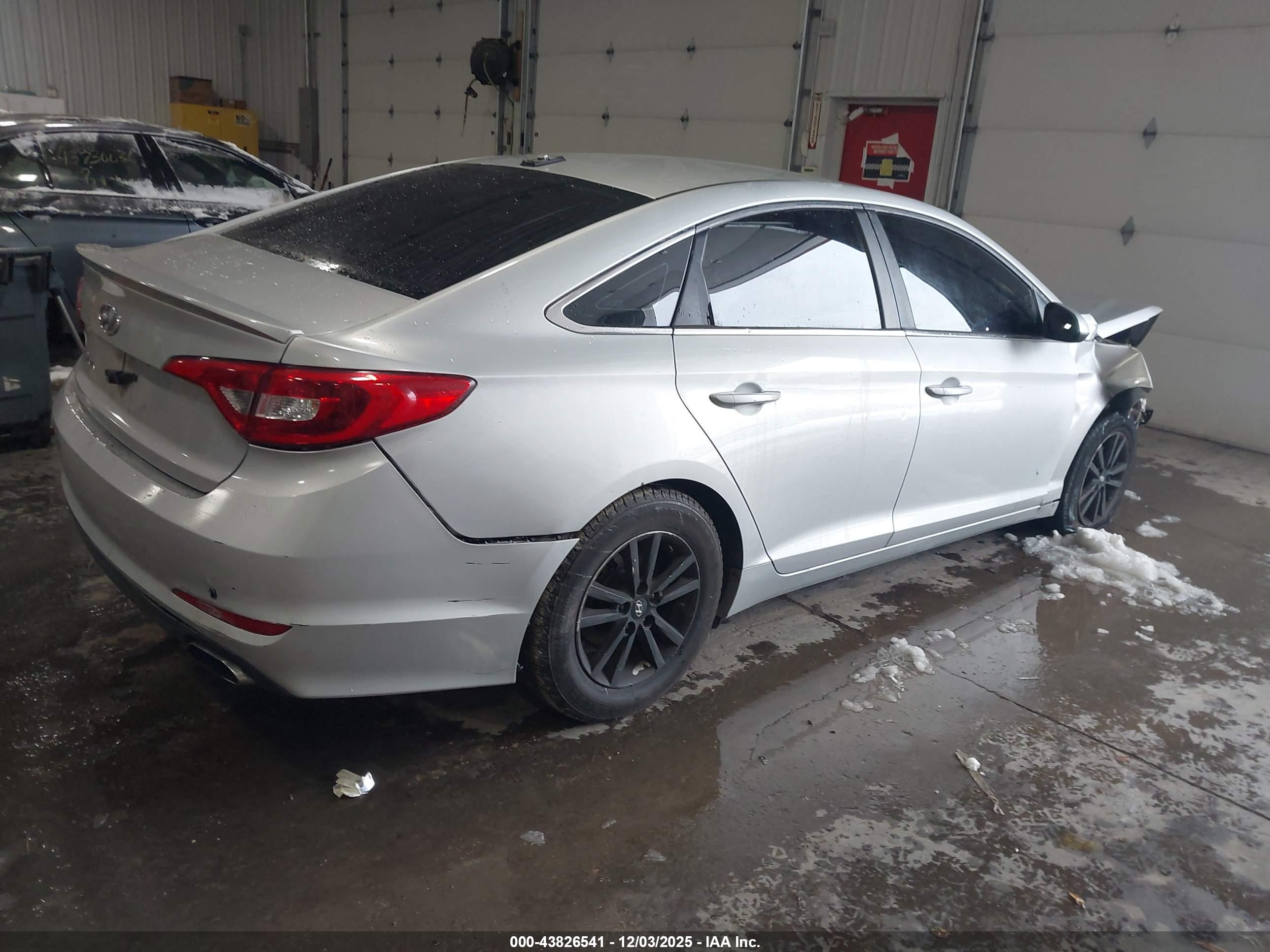 HYUNDAI SONATA image 4