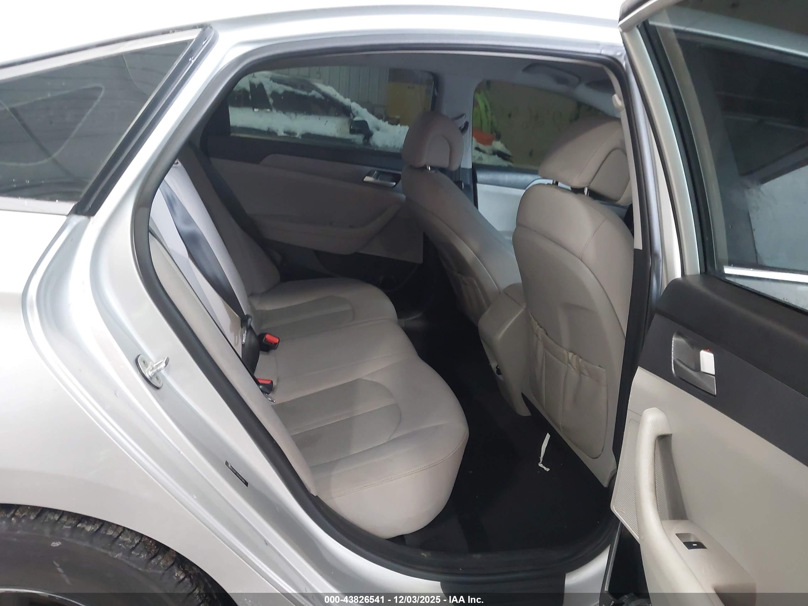 HYUNDAI SONATA image 8