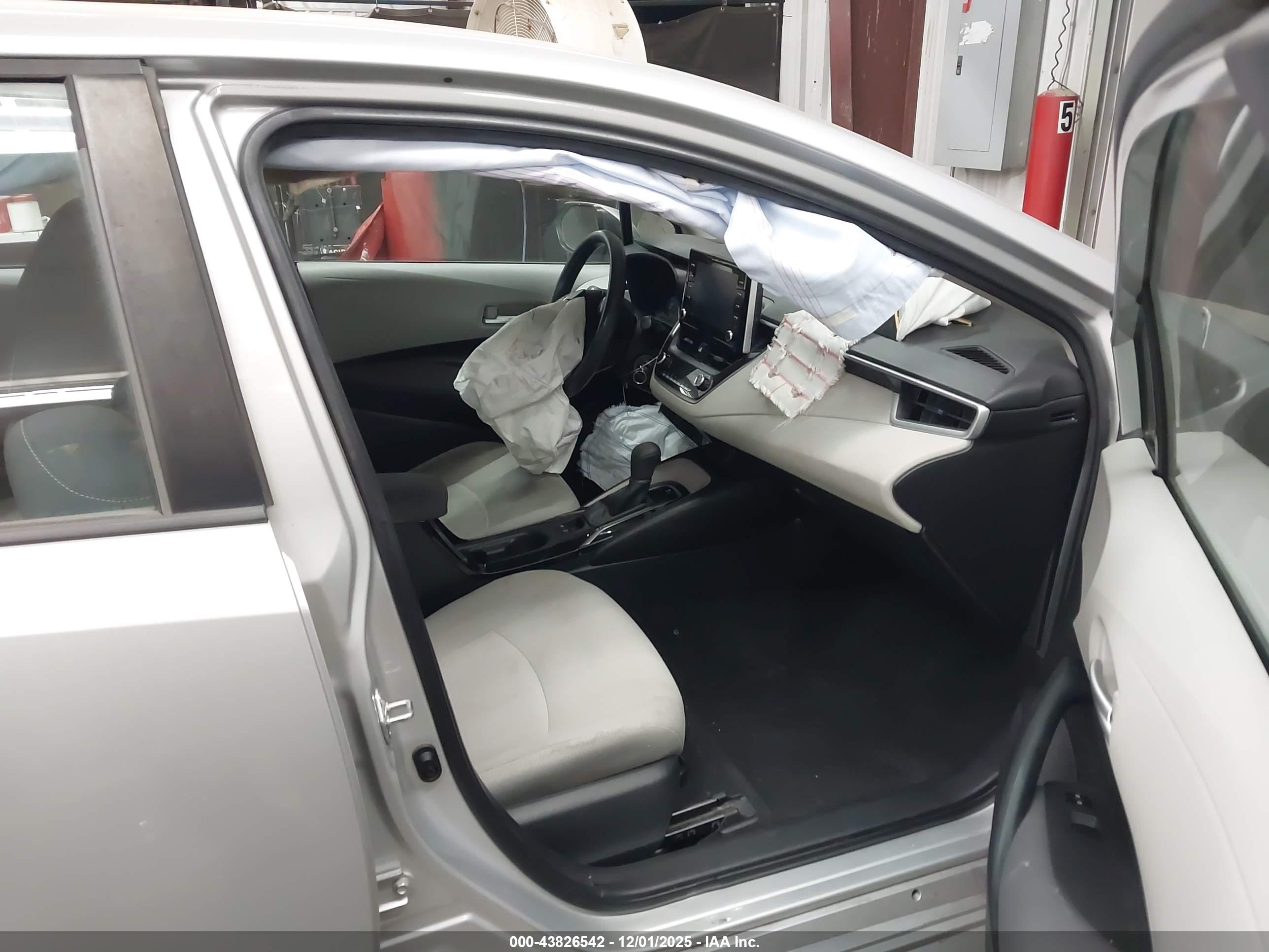 TOYOTA COROLLA image 5