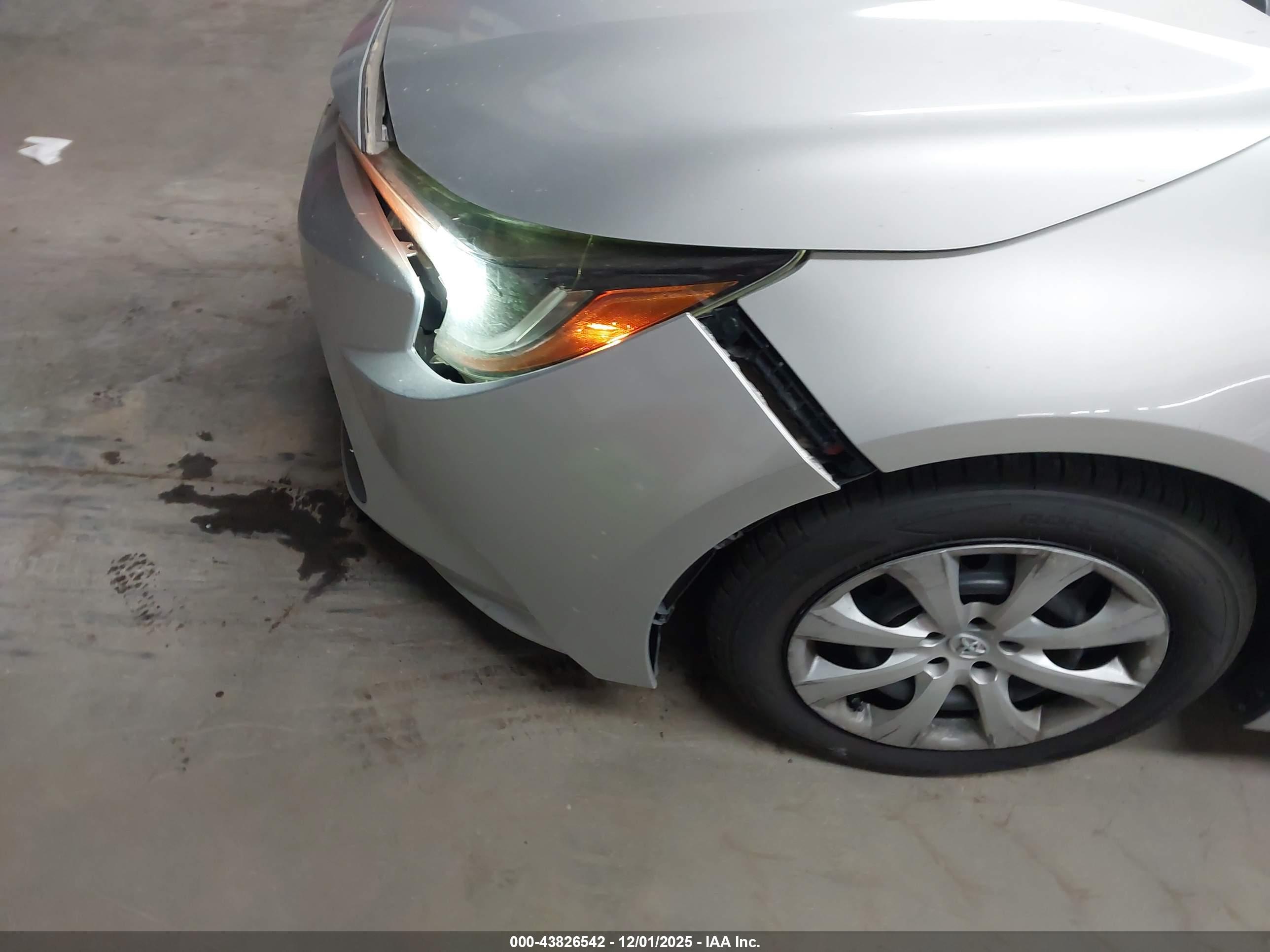 TOYOTA COROLLA image 6