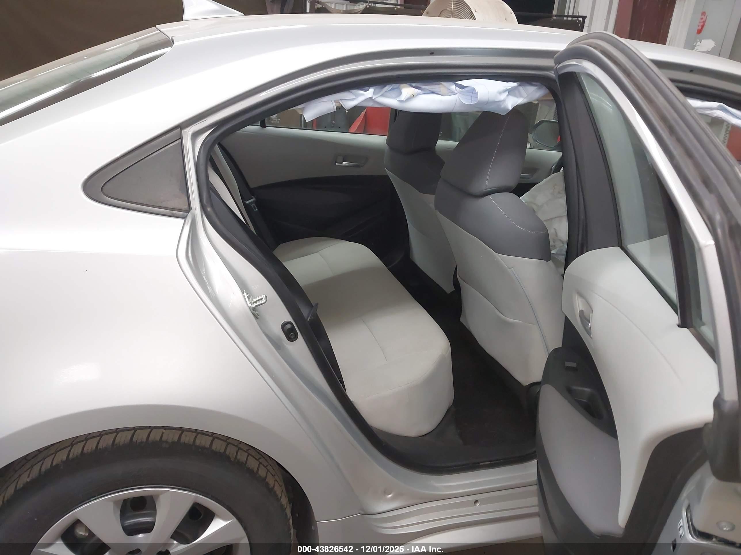 TOYOTA COROLLA image 8