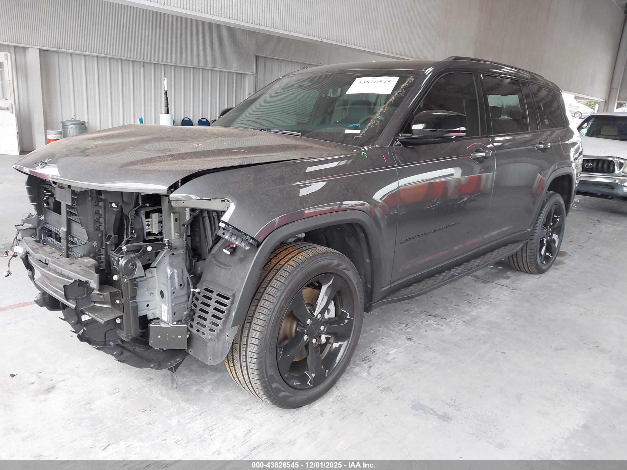 JEEP GRAND image 2