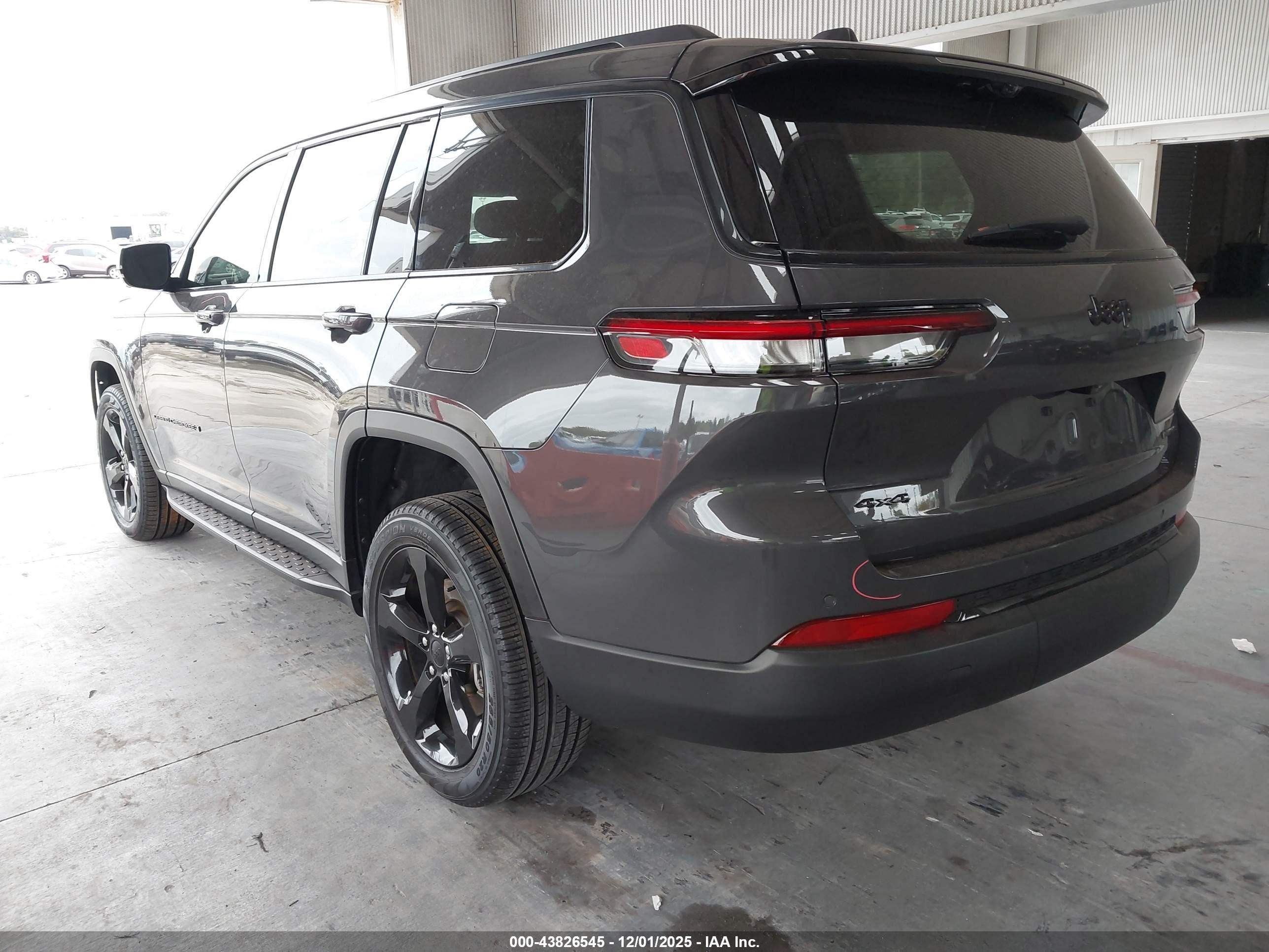 JEEP GRAND image 3