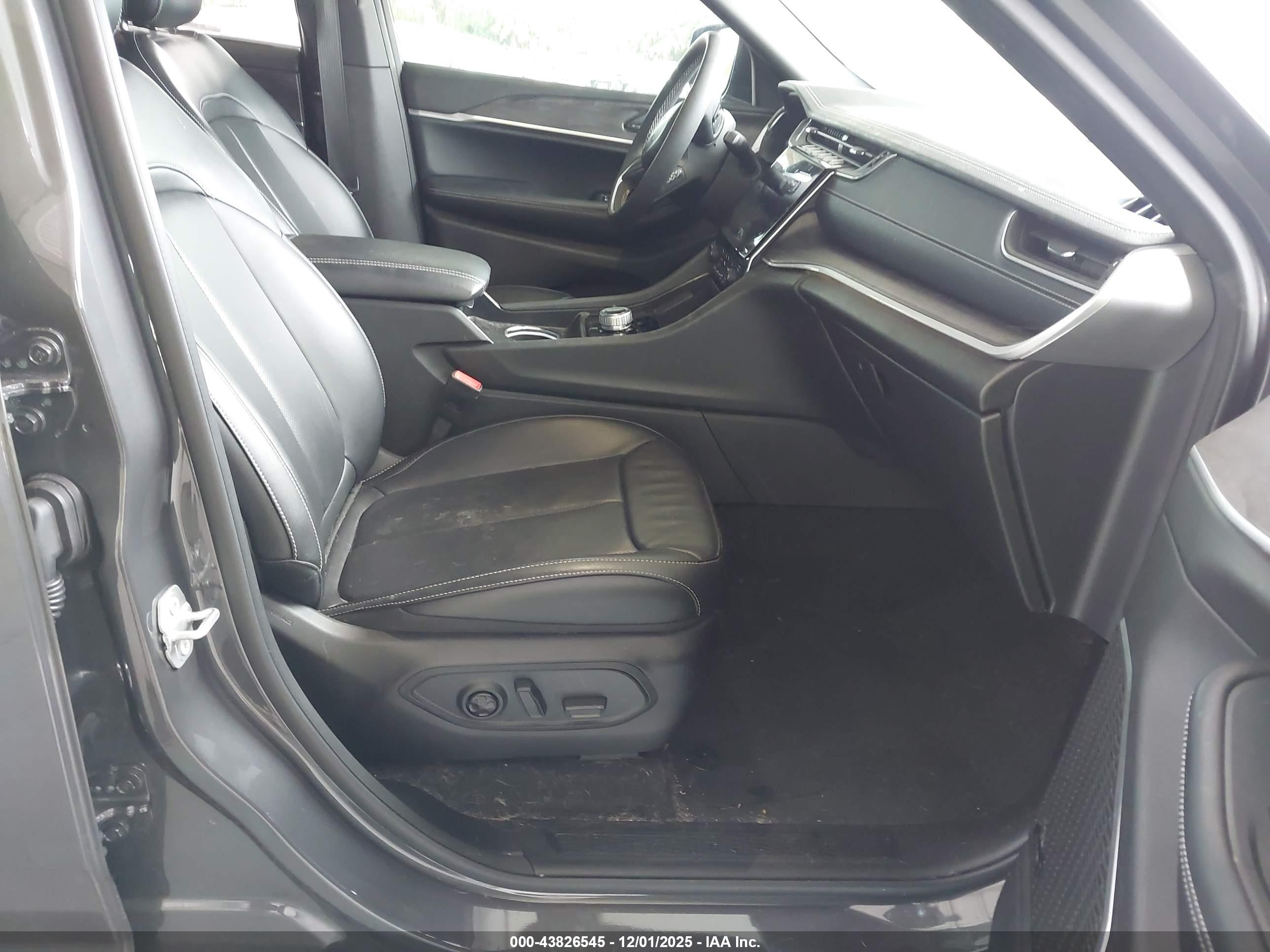 JEEP GRAND image 5