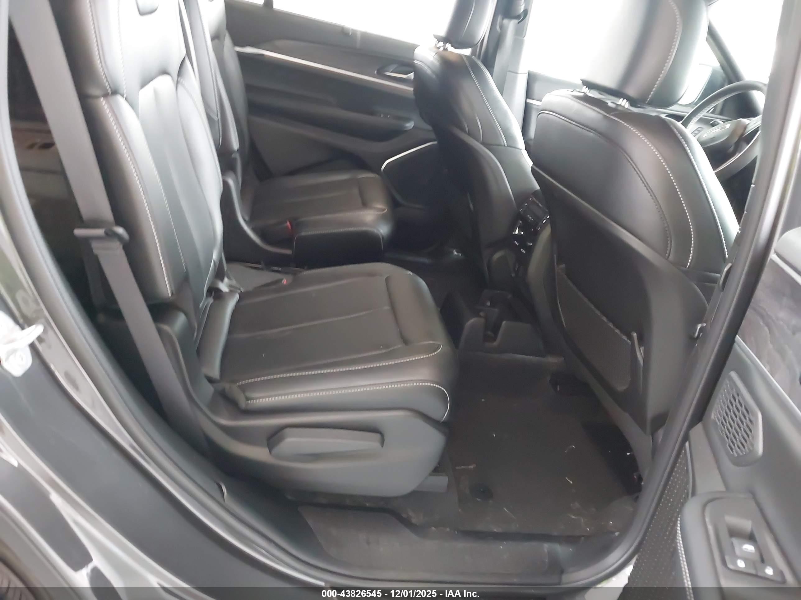 JEEP GRAND image 8