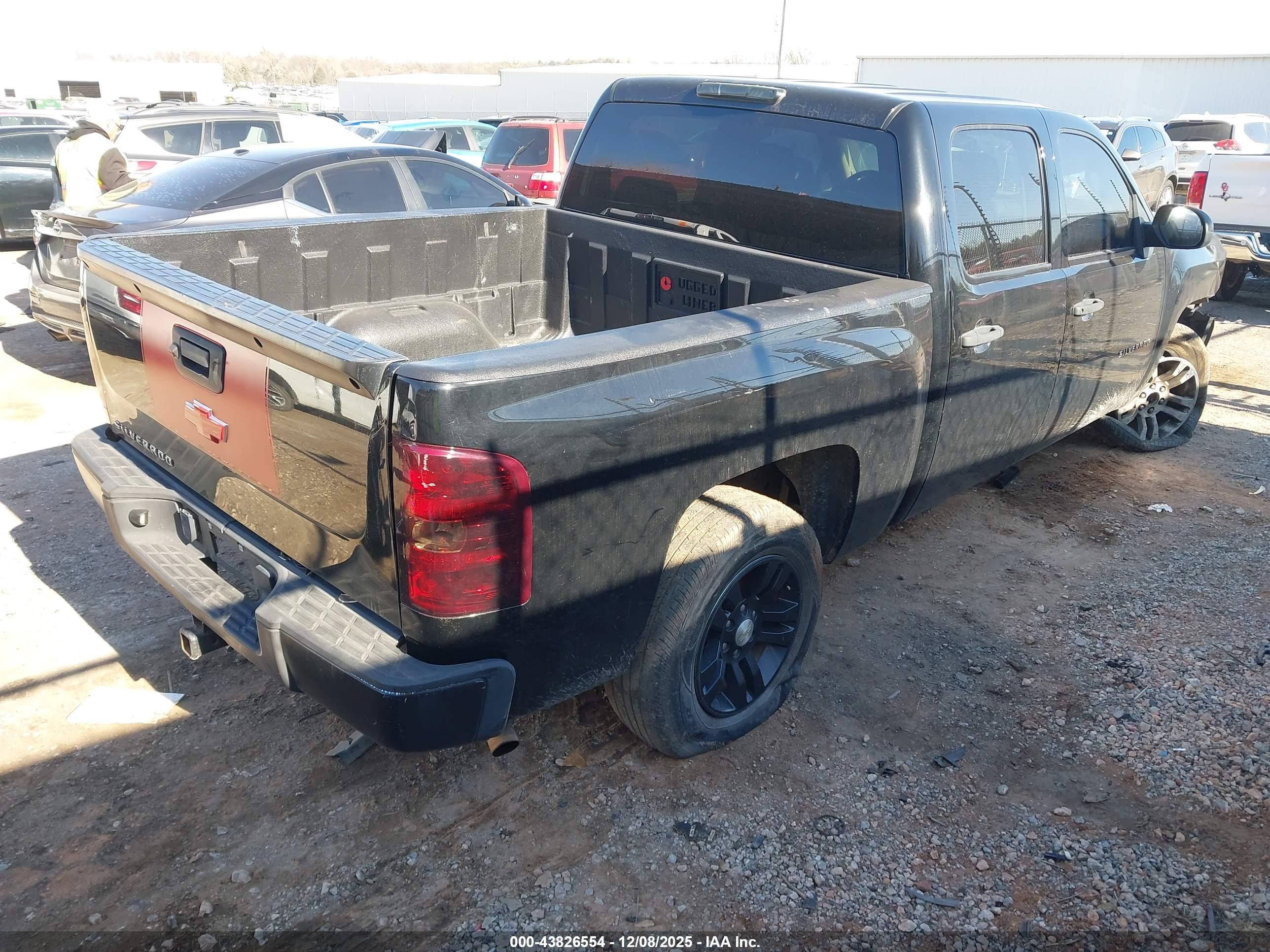 CHEVROLET SILVERADO image 4