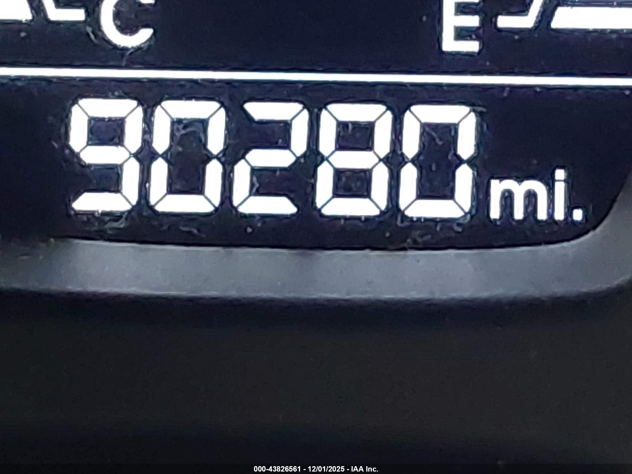 HYUNDAI ELANTRA image 7