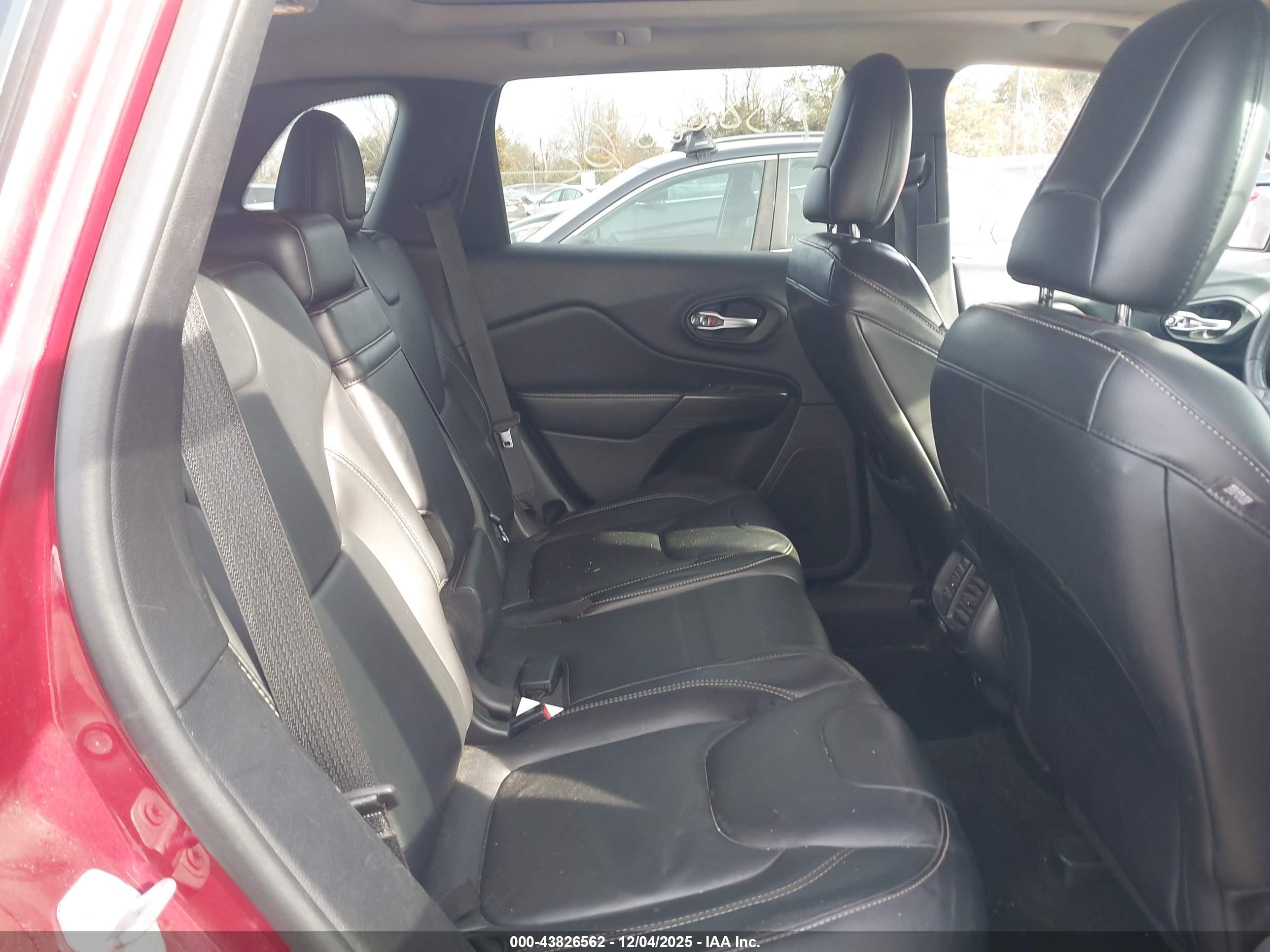 JEEP CHEROKEE image 8