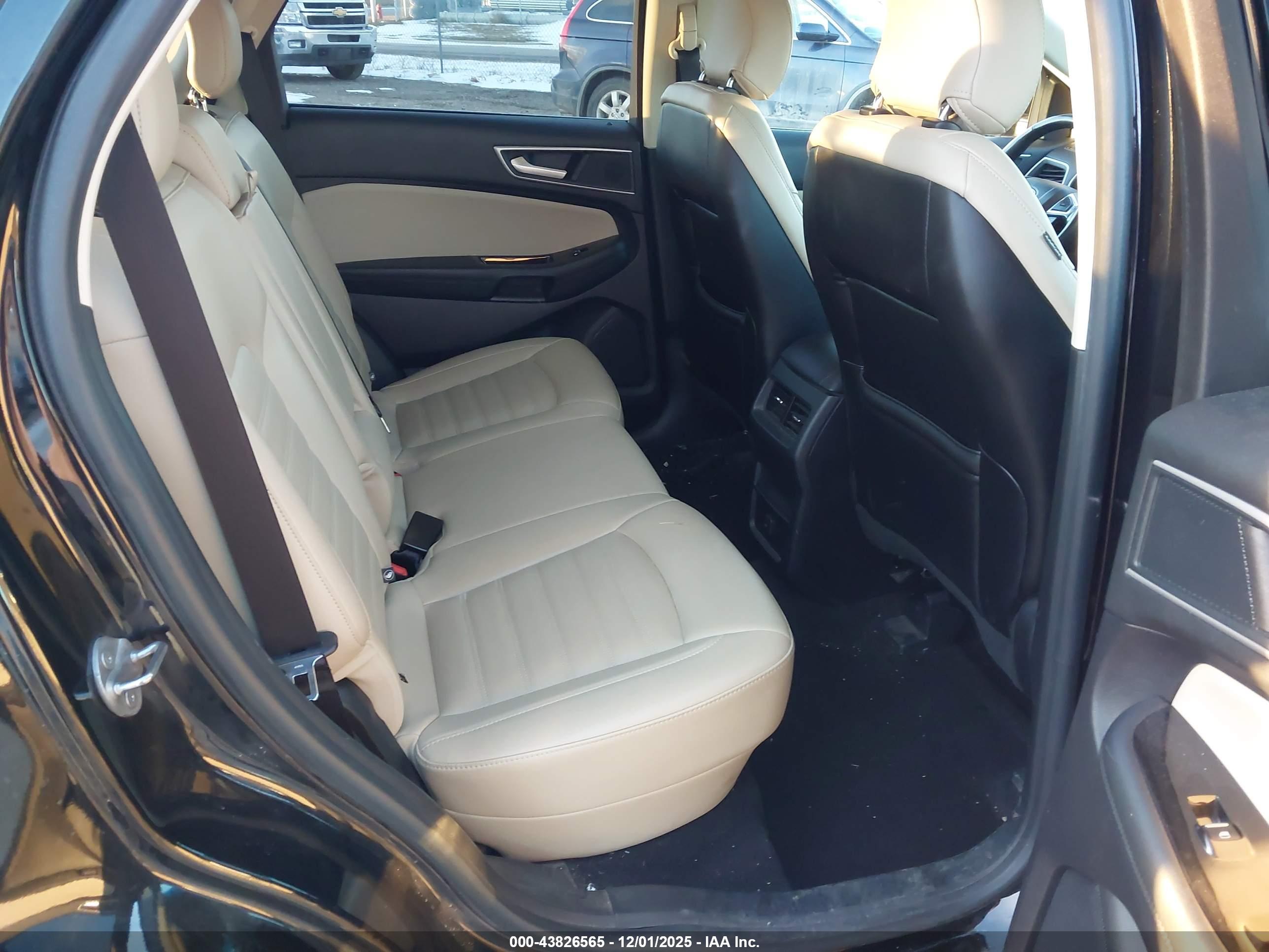 FORD EDGE image 8