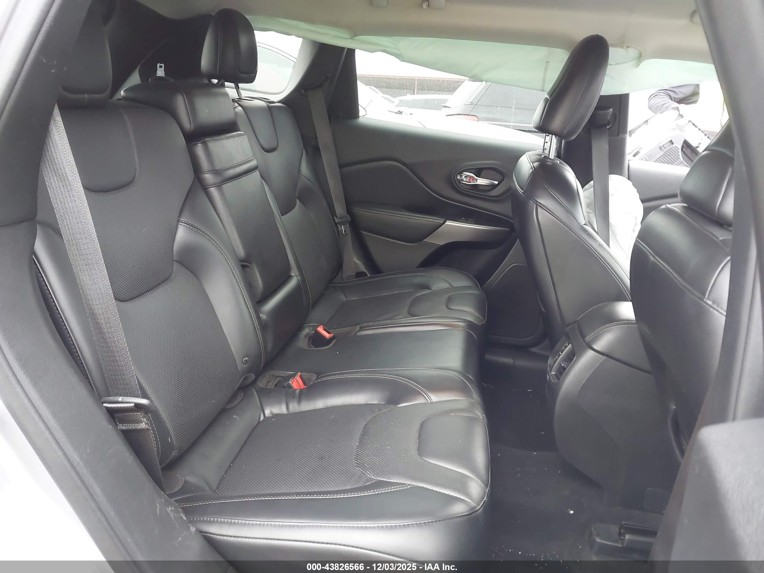 JEEP CHEROKEE image 8