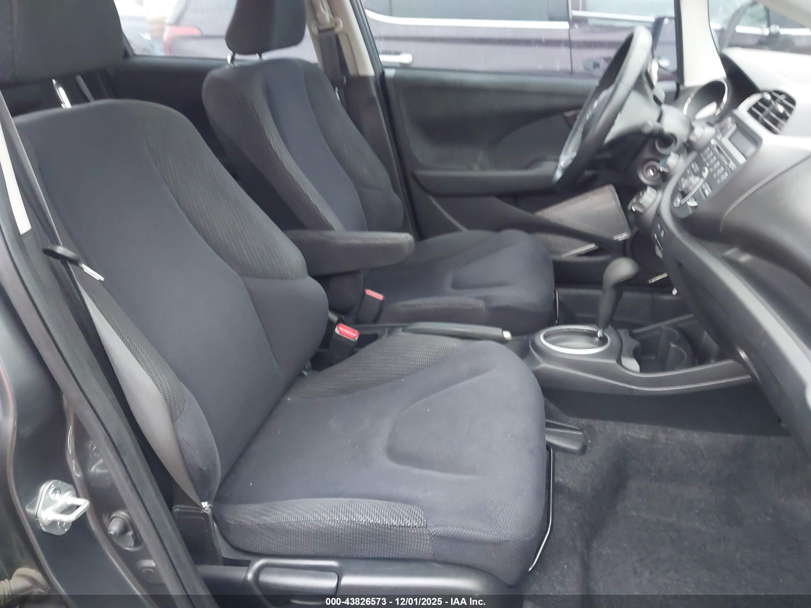 HONDA FIT image 5