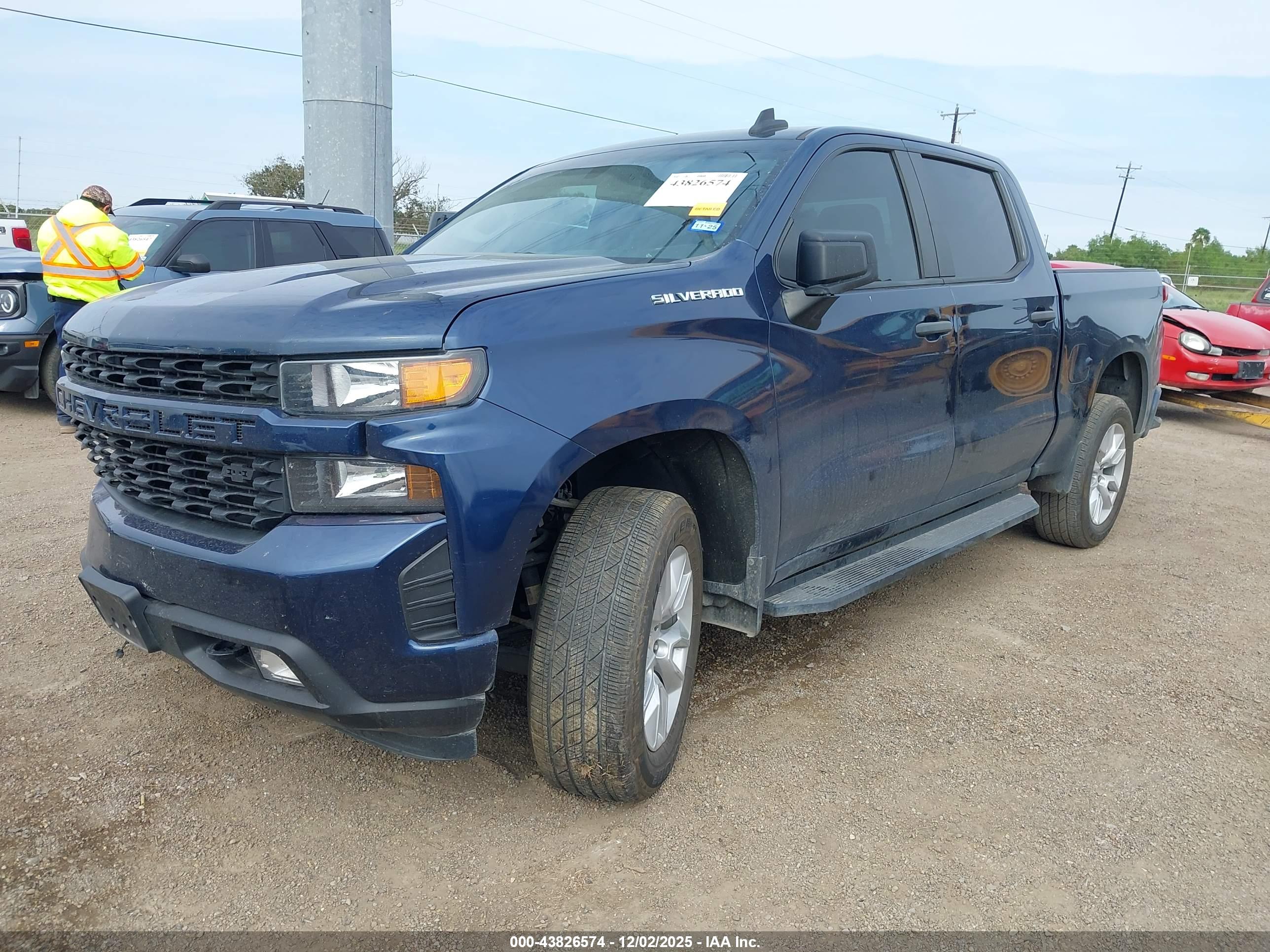 CHEVROLET SILVERADO image 2