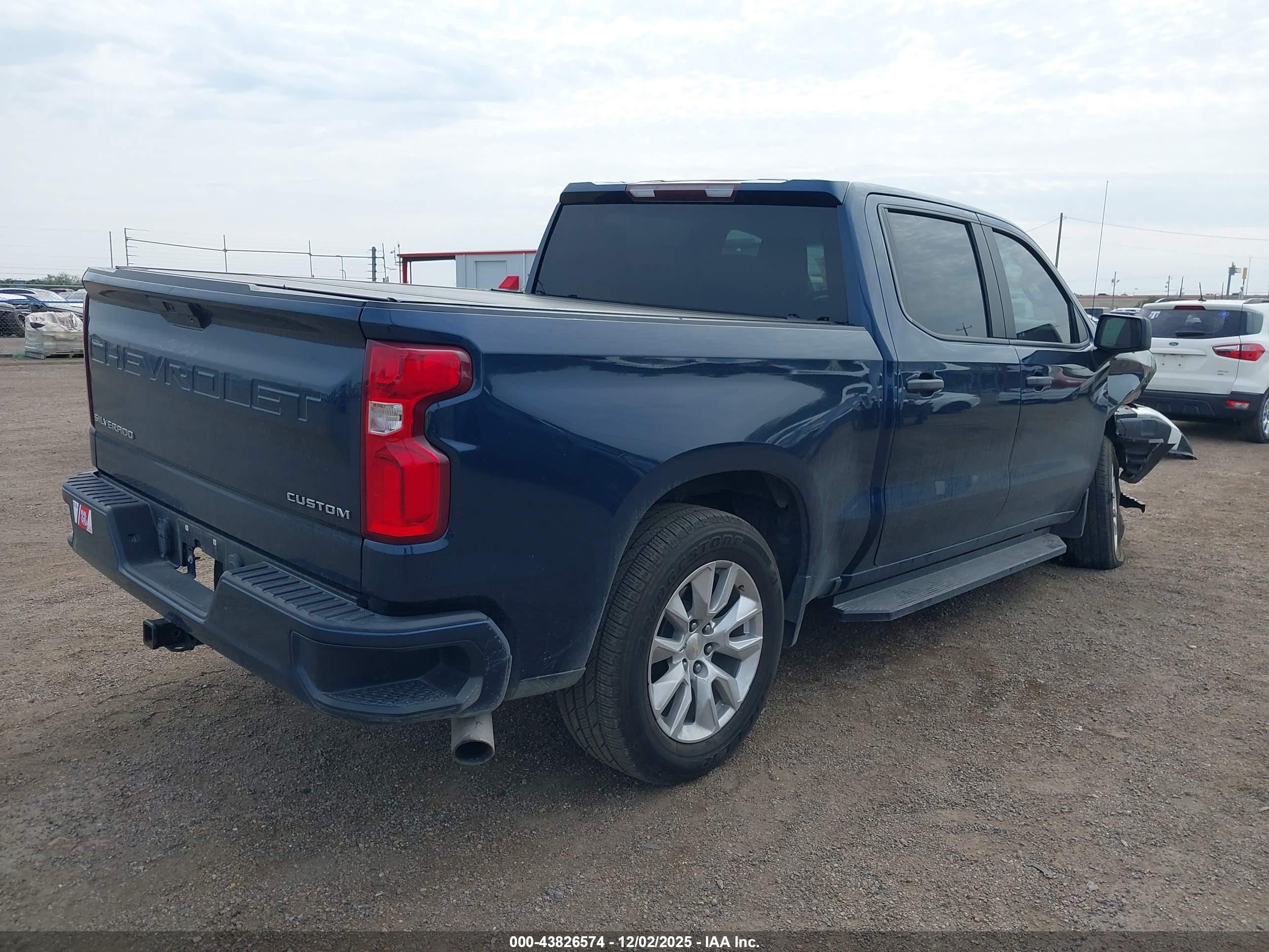 CHEVROLET SILVERADO image 4