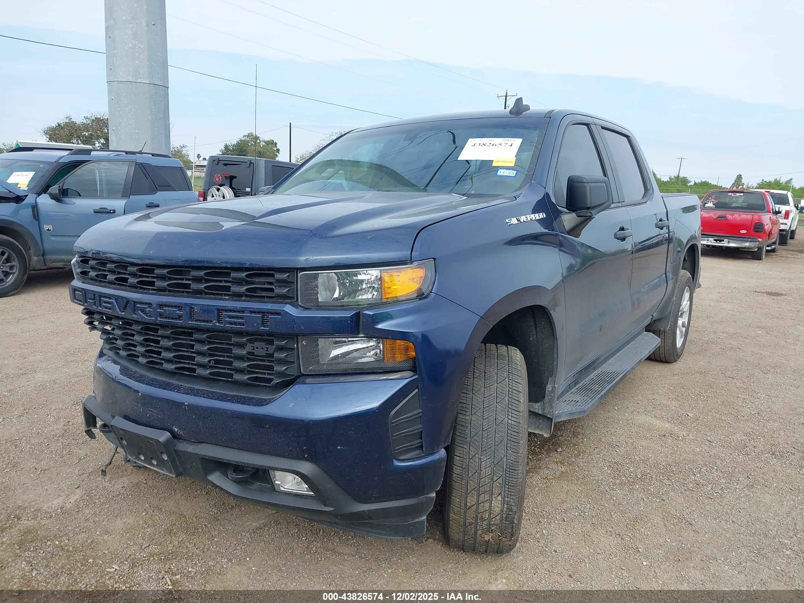 CHEVROLET SILVERADO image 6