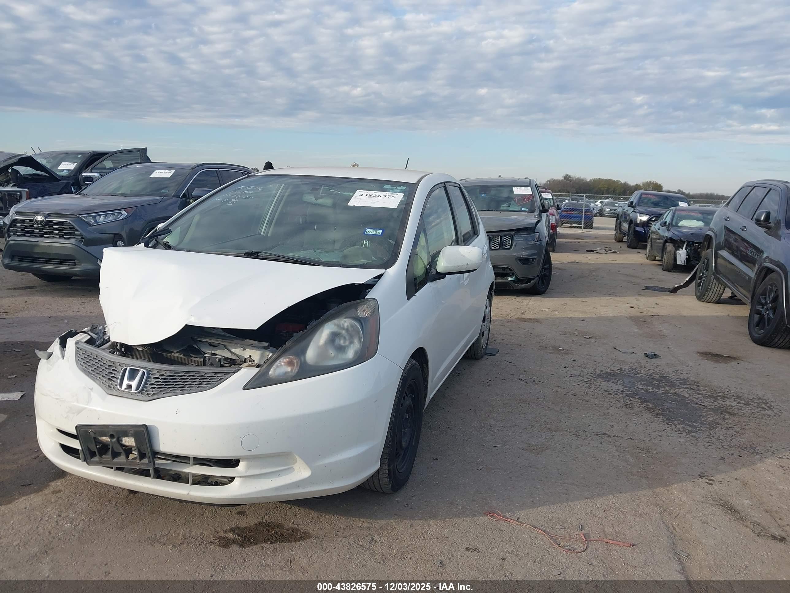 HONDA FIT image 2