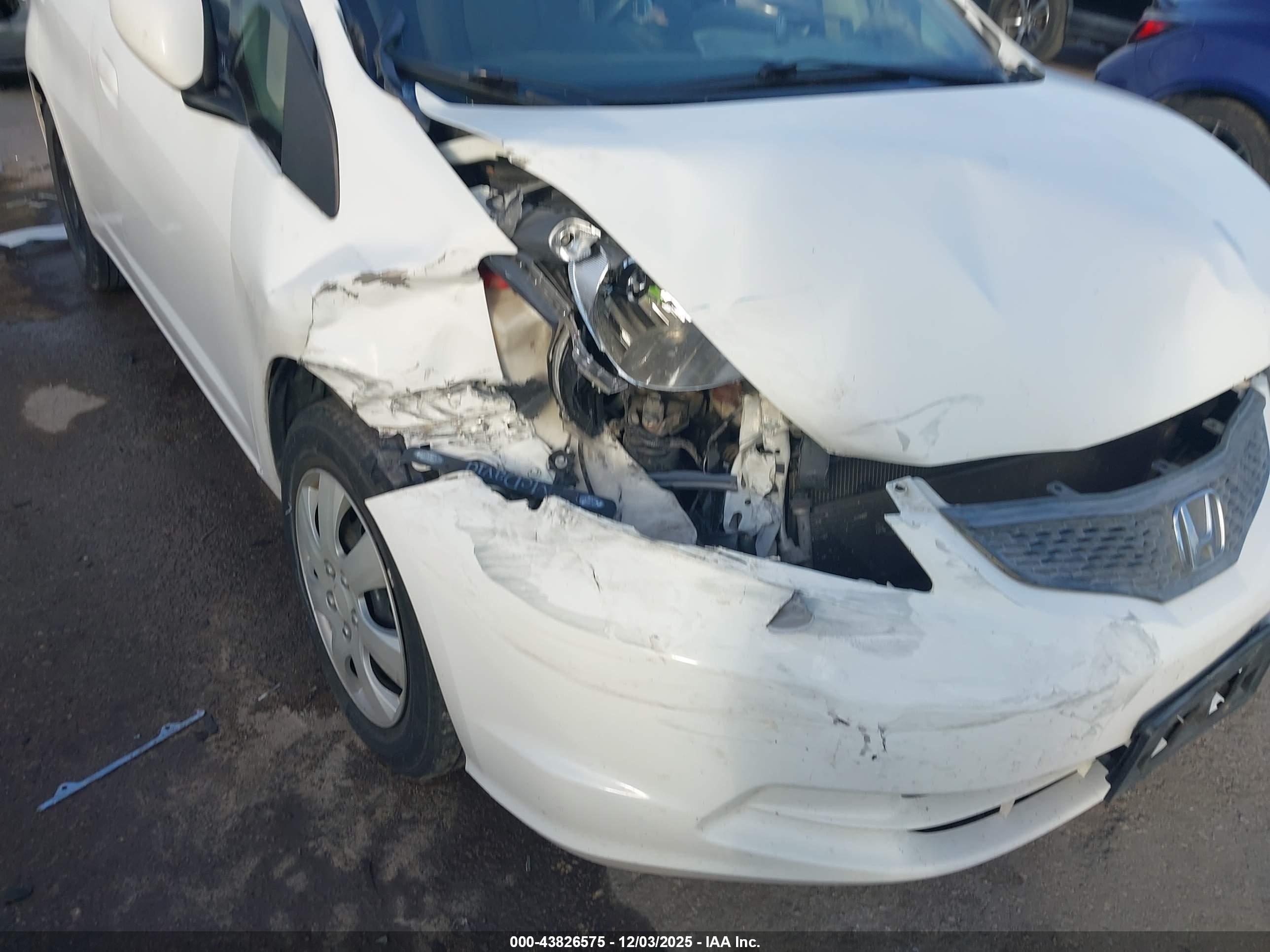 HONDA FIT image 6