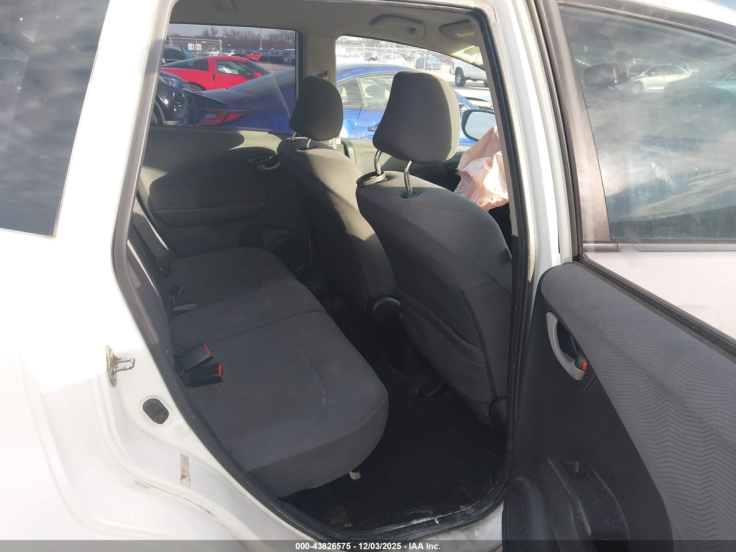 HONDA FIT image 8