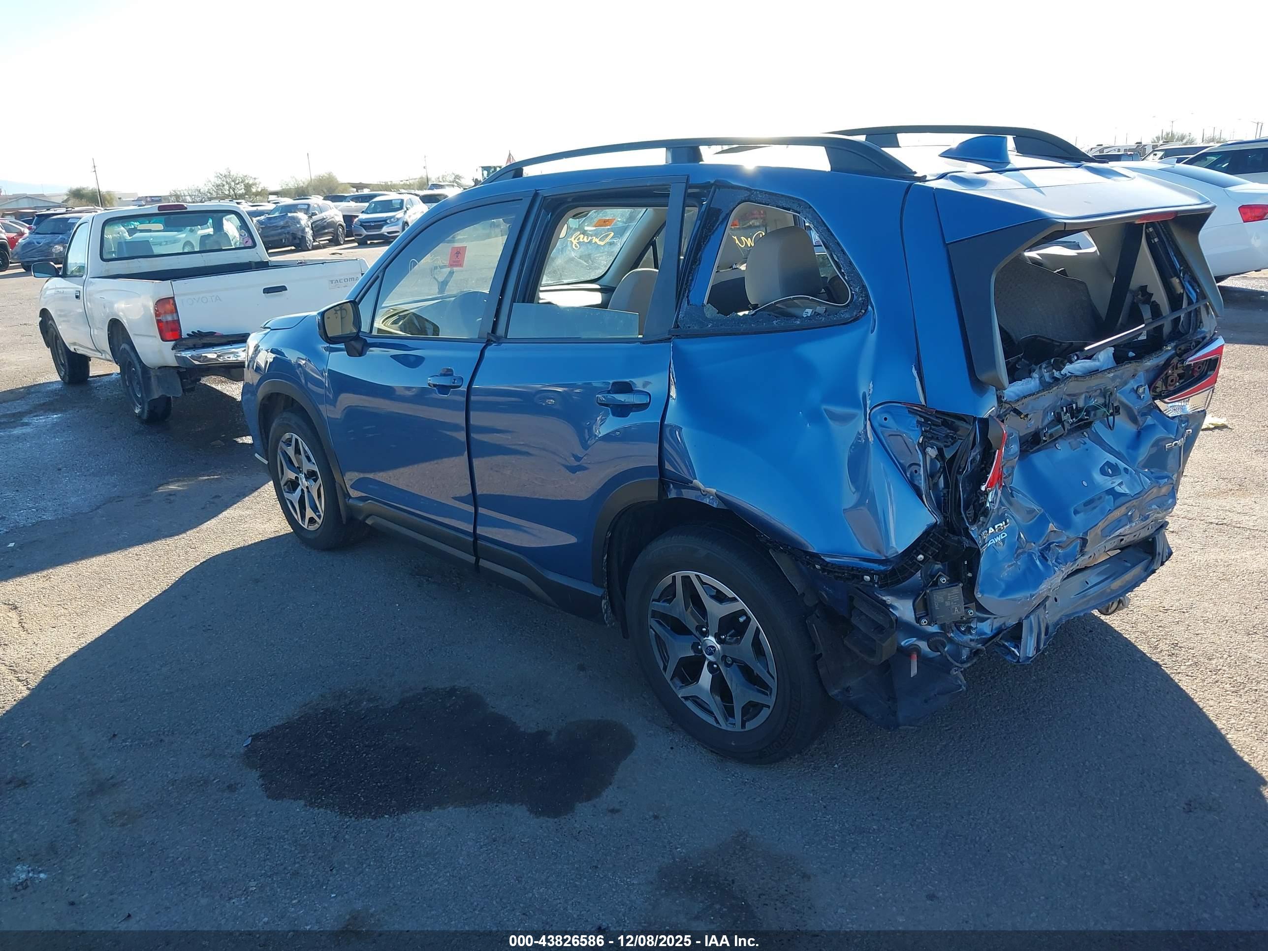 SUBARU FORESTER image 3