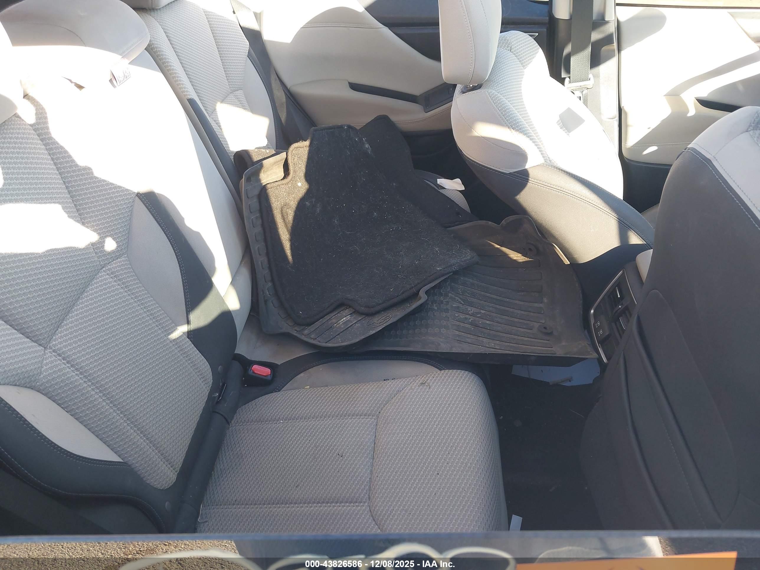 SUBARU FORESTER image 8