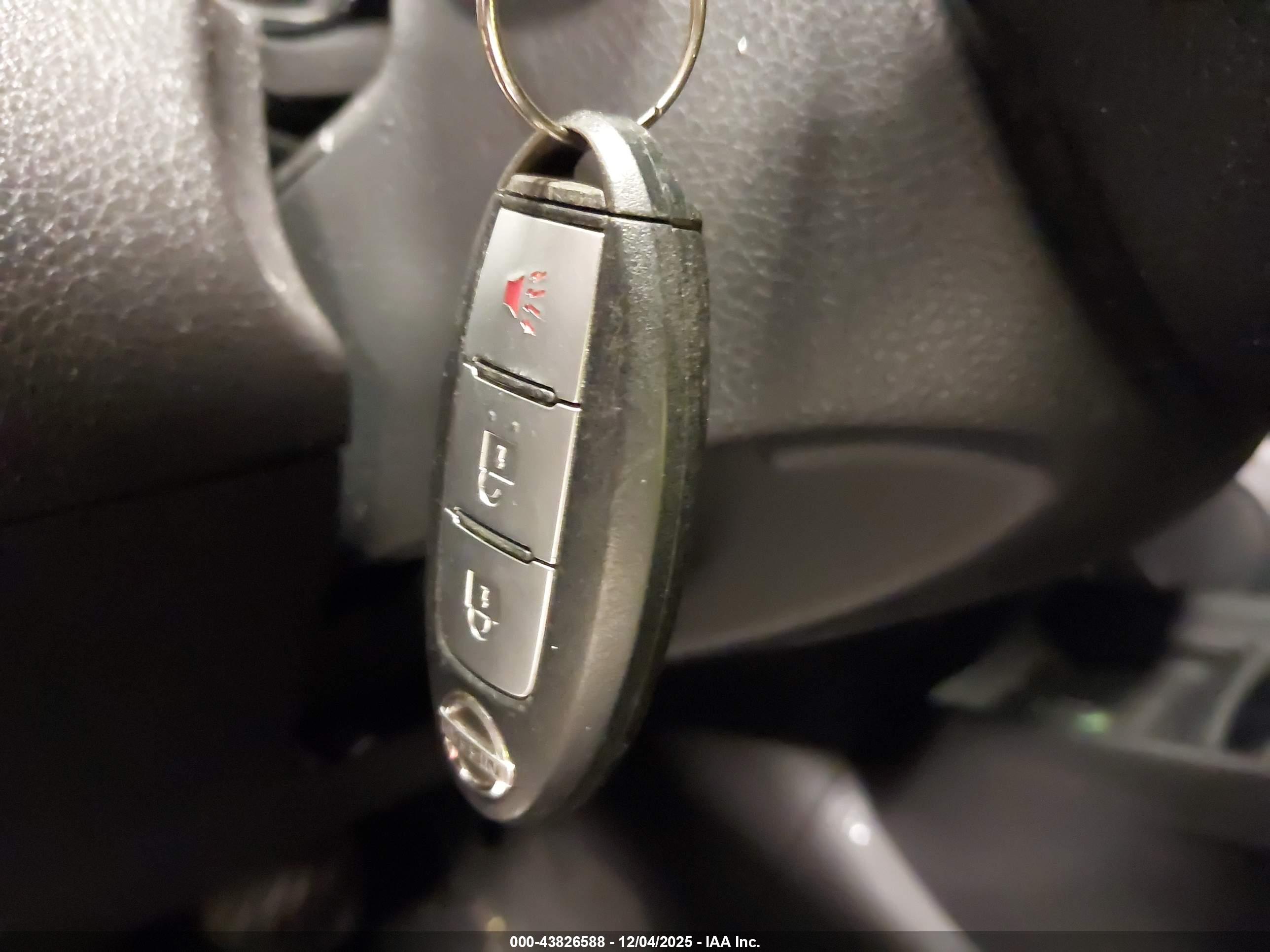 NISSAN ROGUE image 11