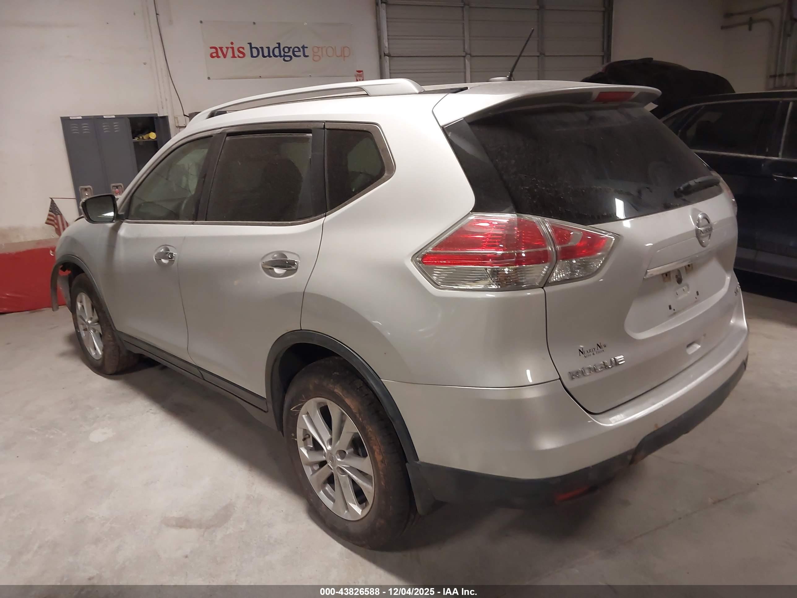 NISSAN ROGUE image 3