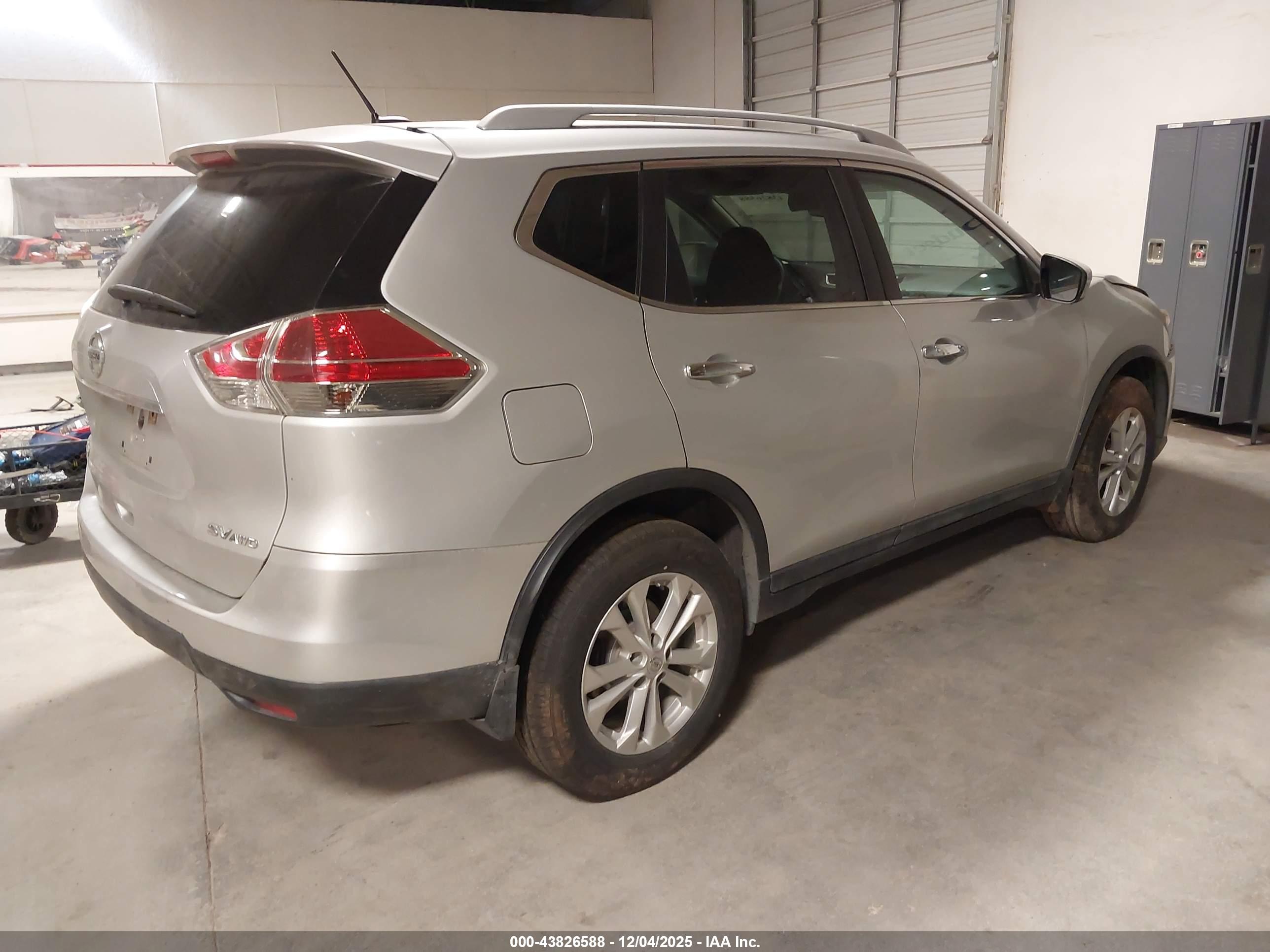 NISSAN ROGUE image 4