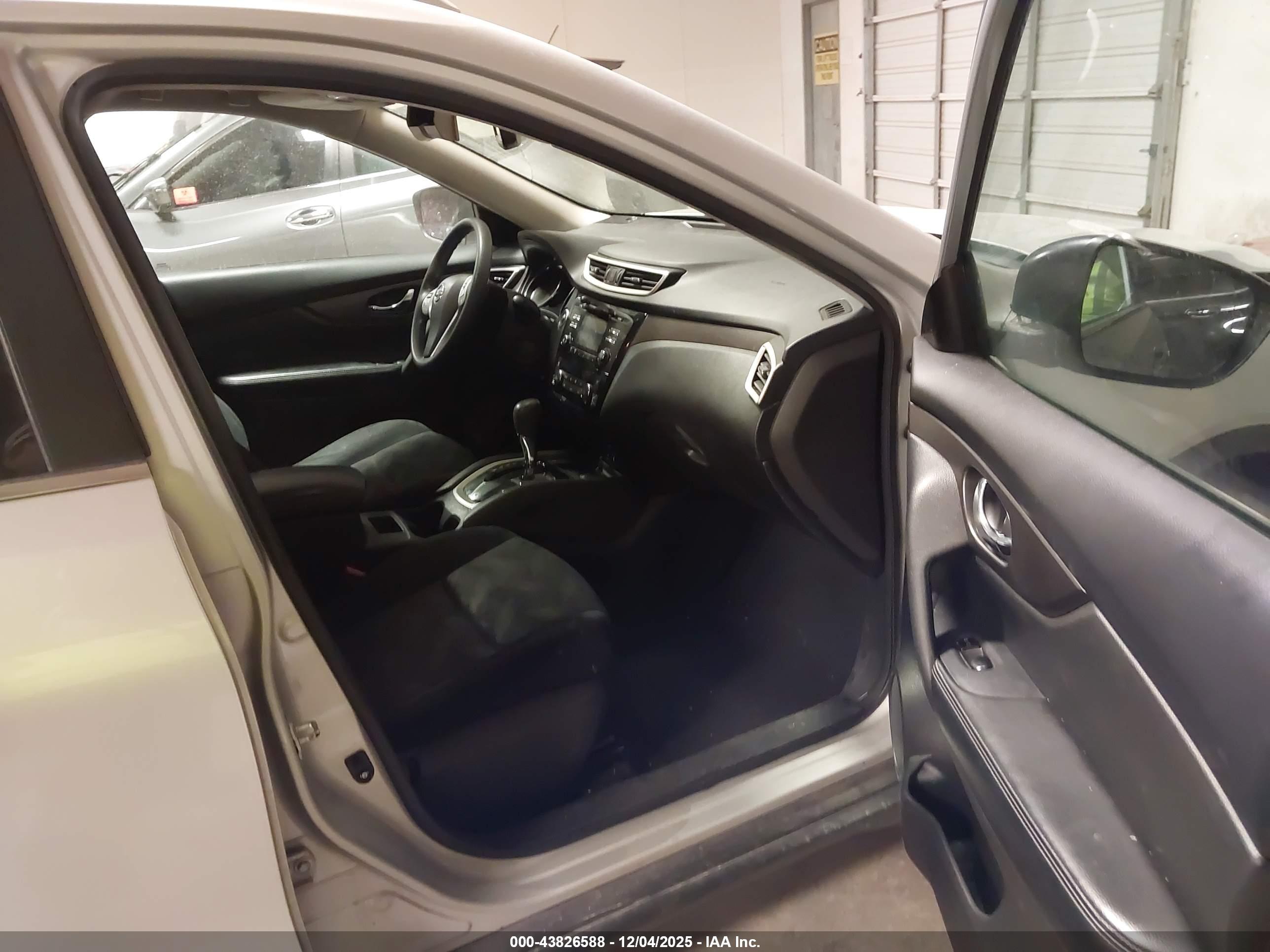 NISSAN ROGUE image 5