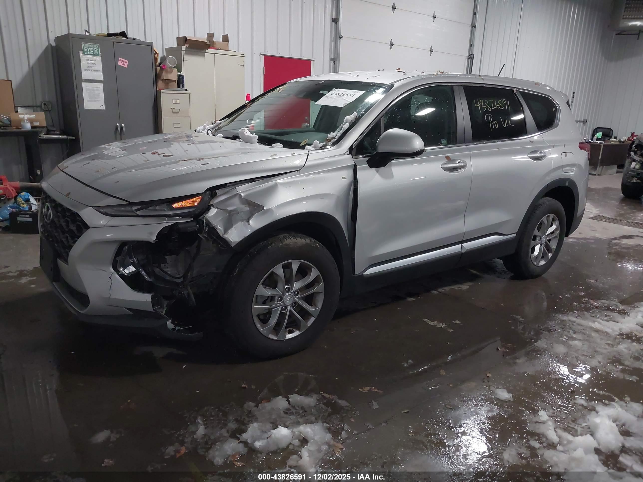HYUNDAI SANTA image 2