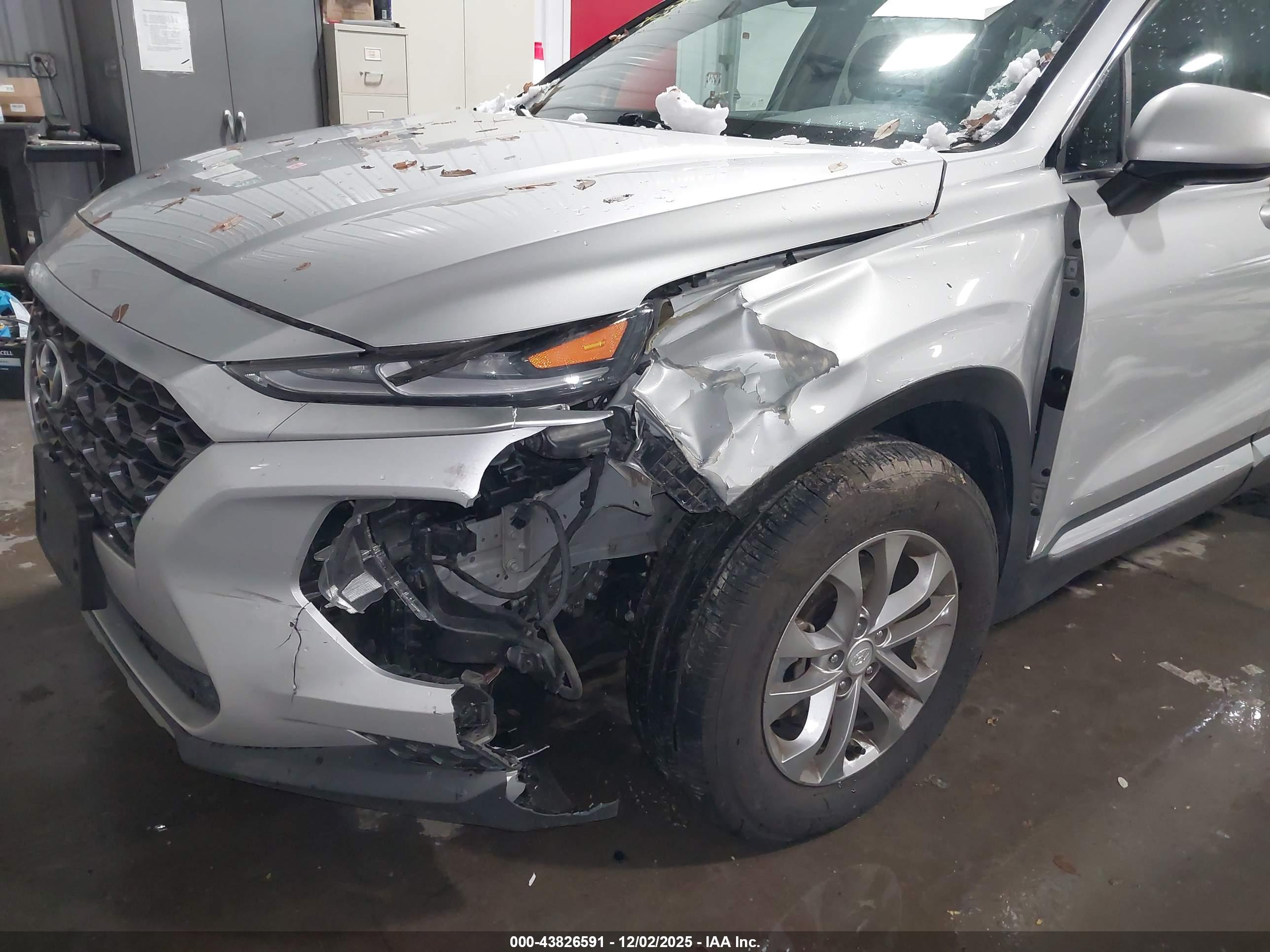 HYUNDAI SANTA image 6