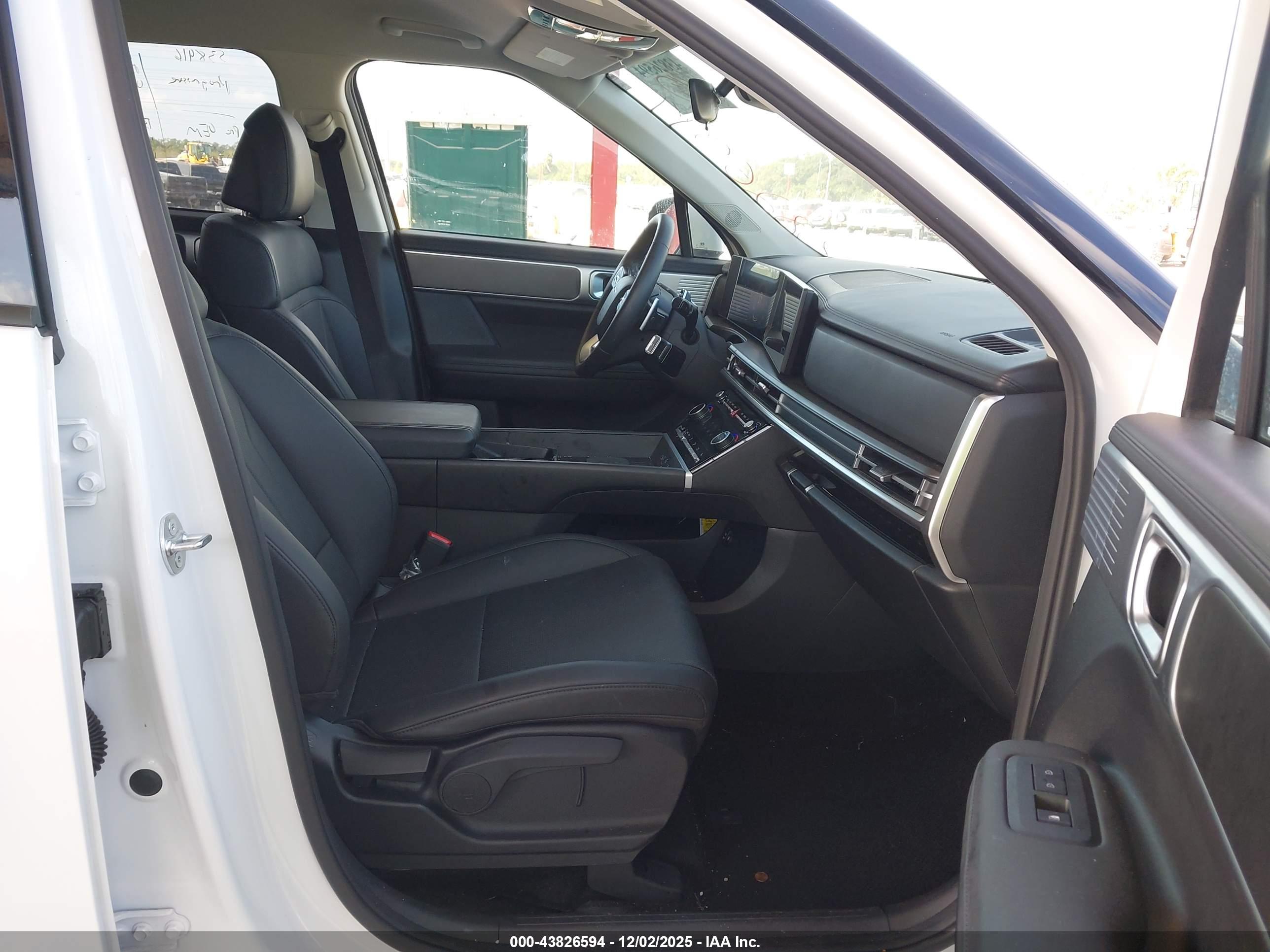 HYUNDAI SANTA image 5