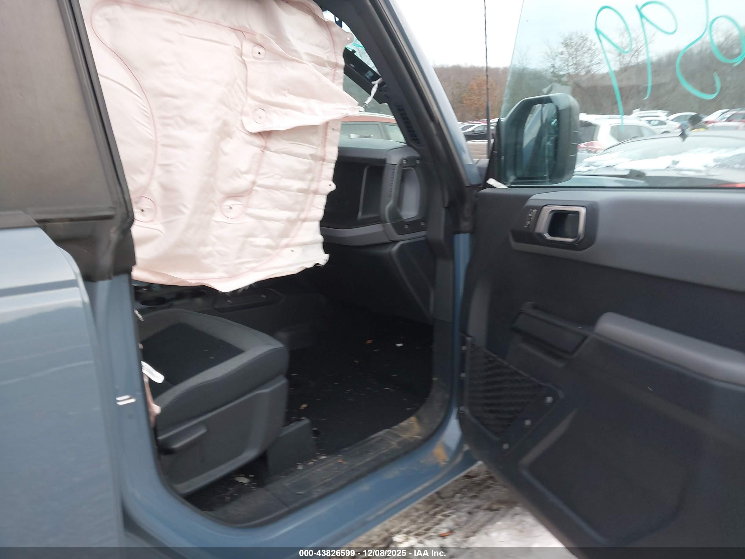 FORD BRONCO image 5