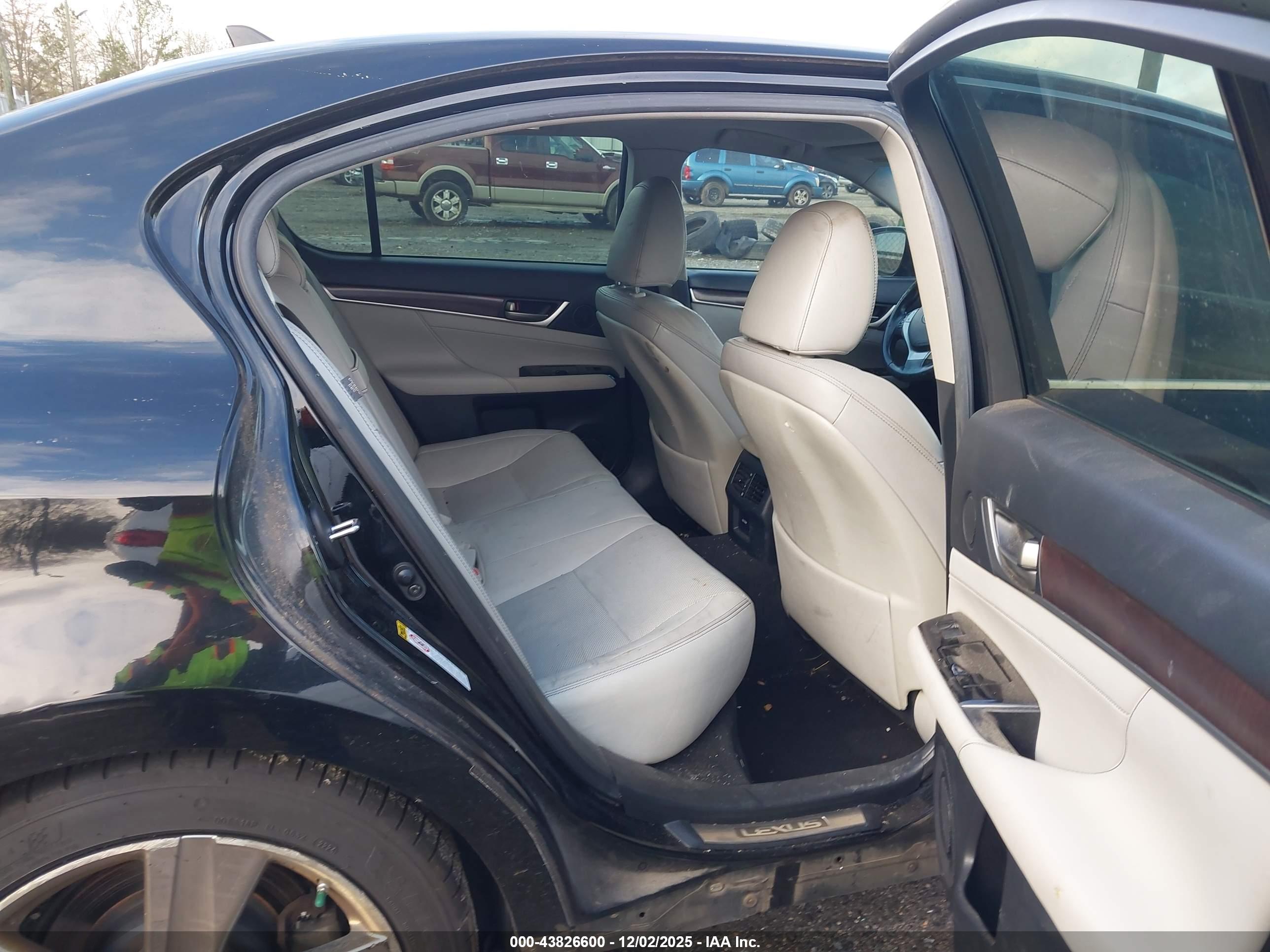 LEXUS GS image 8