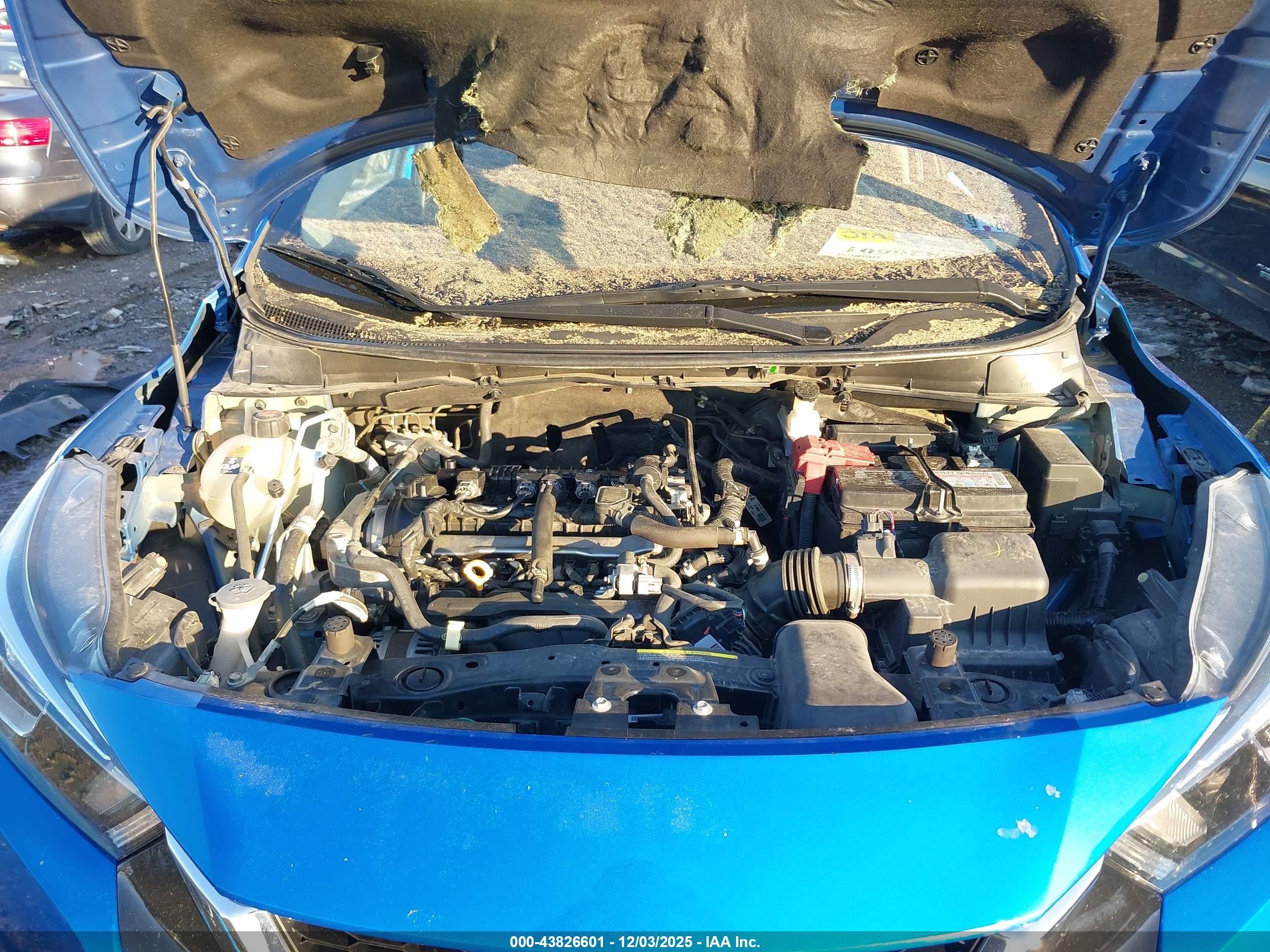 NISSAN VERSA image 10